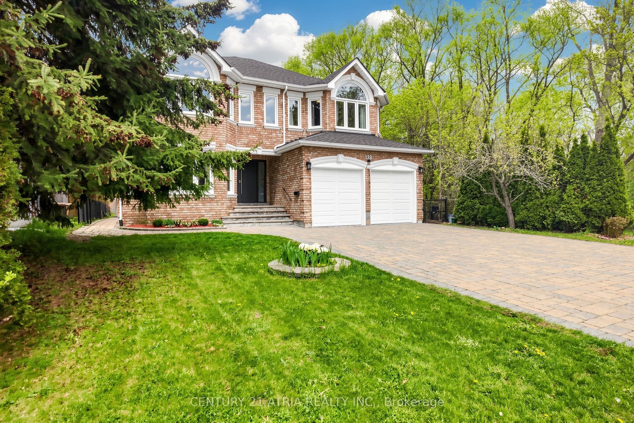 118 May Avenue, Richmond Hill, ON L4C 3S6