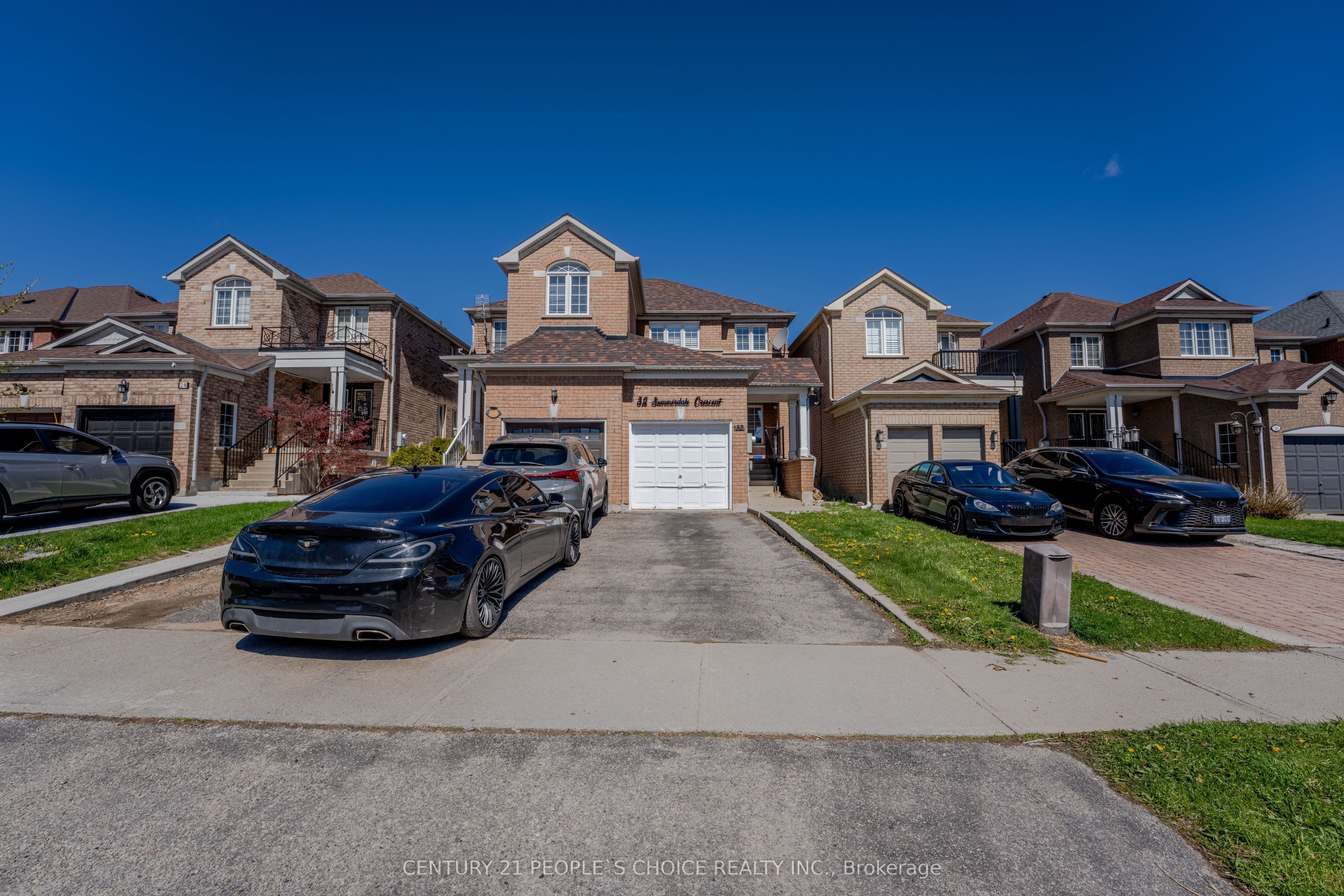 32 Summerdale Crescent, Brampton, ON L6X 4V8