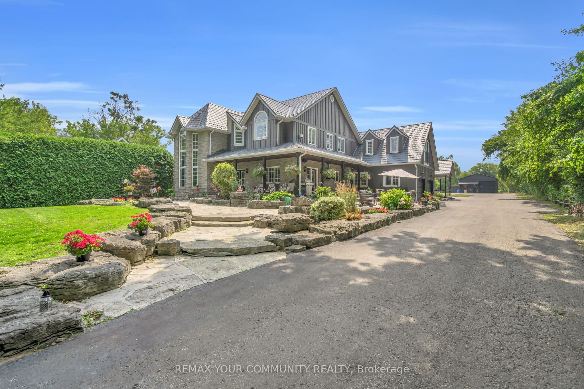 515 Lake Drive E, Georgina, ON L0E 1S0