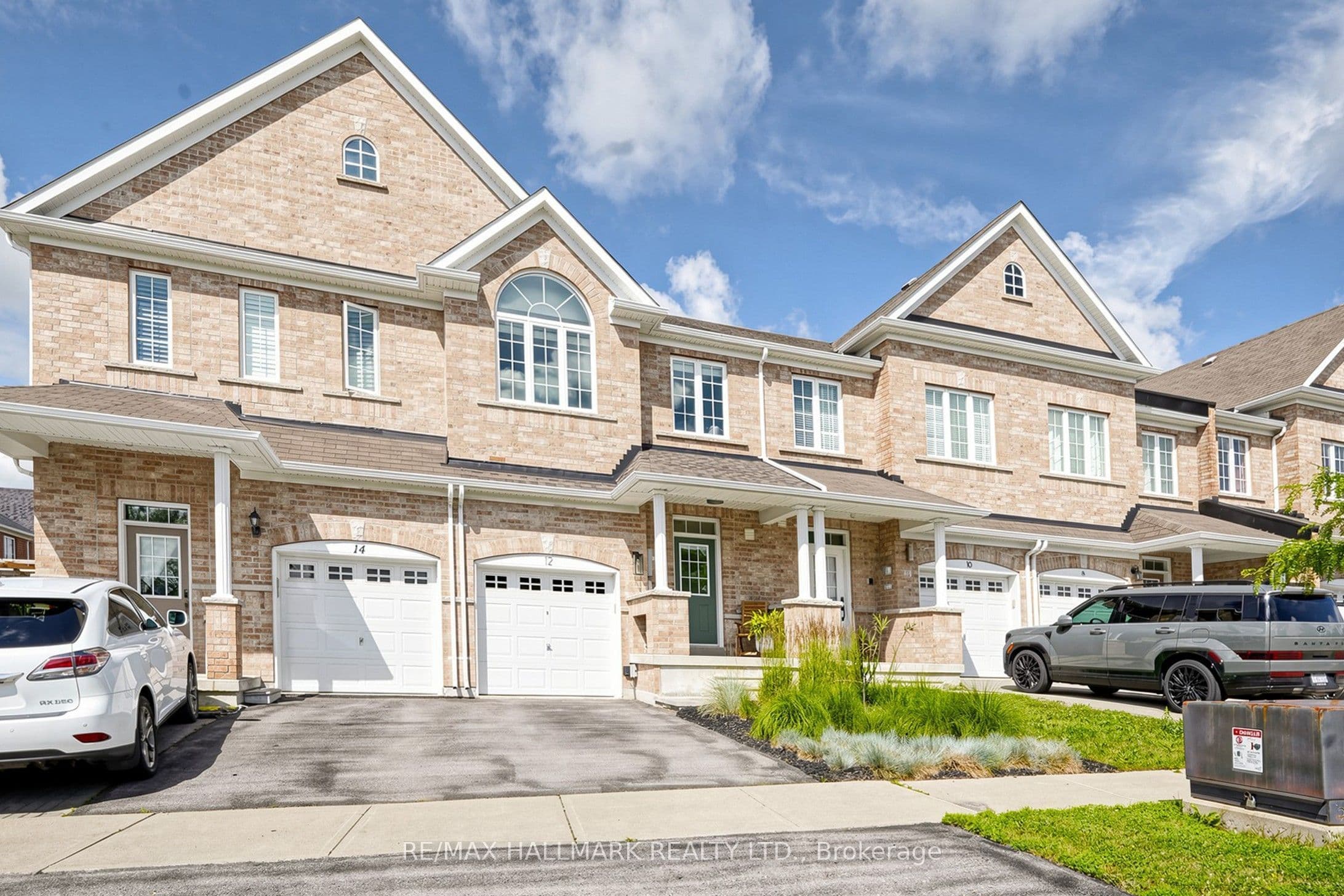 12 Danpatrick Drive, Richmond Hill, ON L4S 2T1