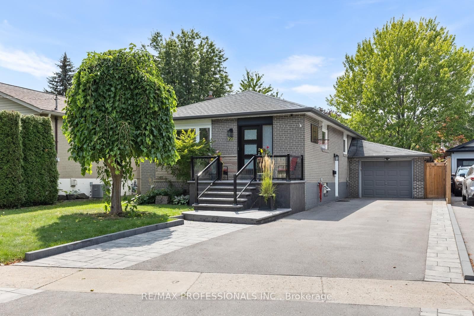 20 Hollister Road, Toronto, ON M9C 4M7