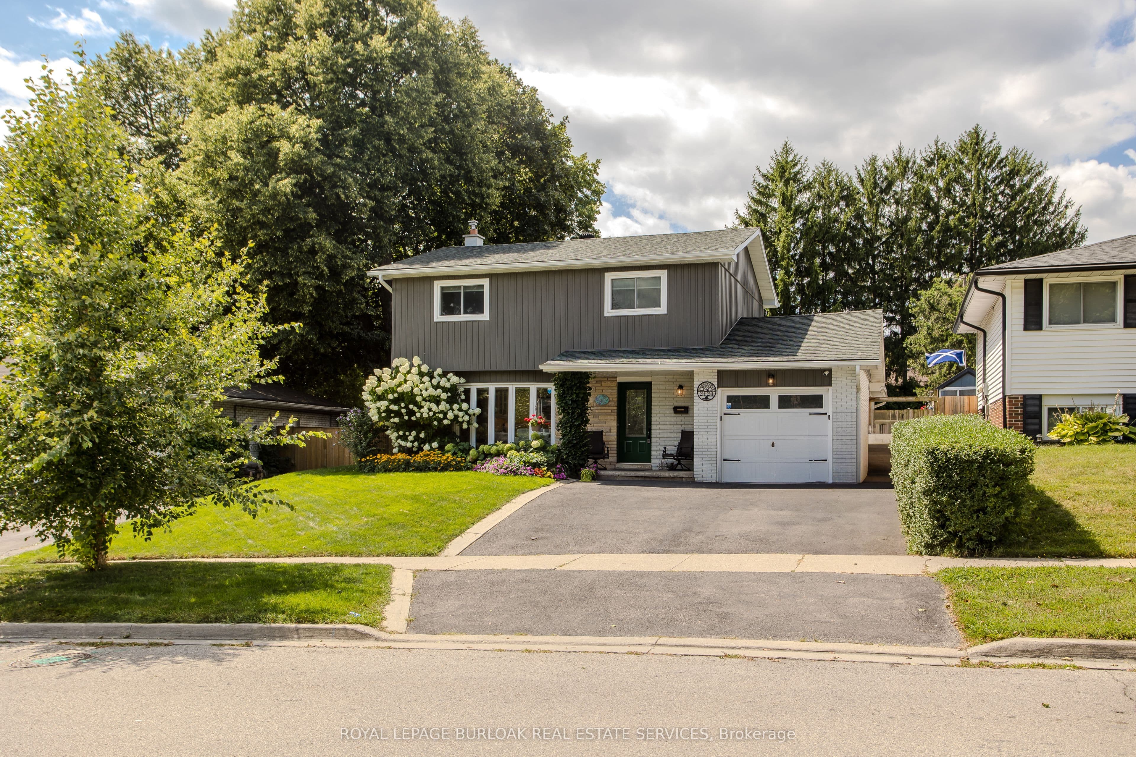 2124 Sandringham Drive, Burlington, ON L7P 1L9