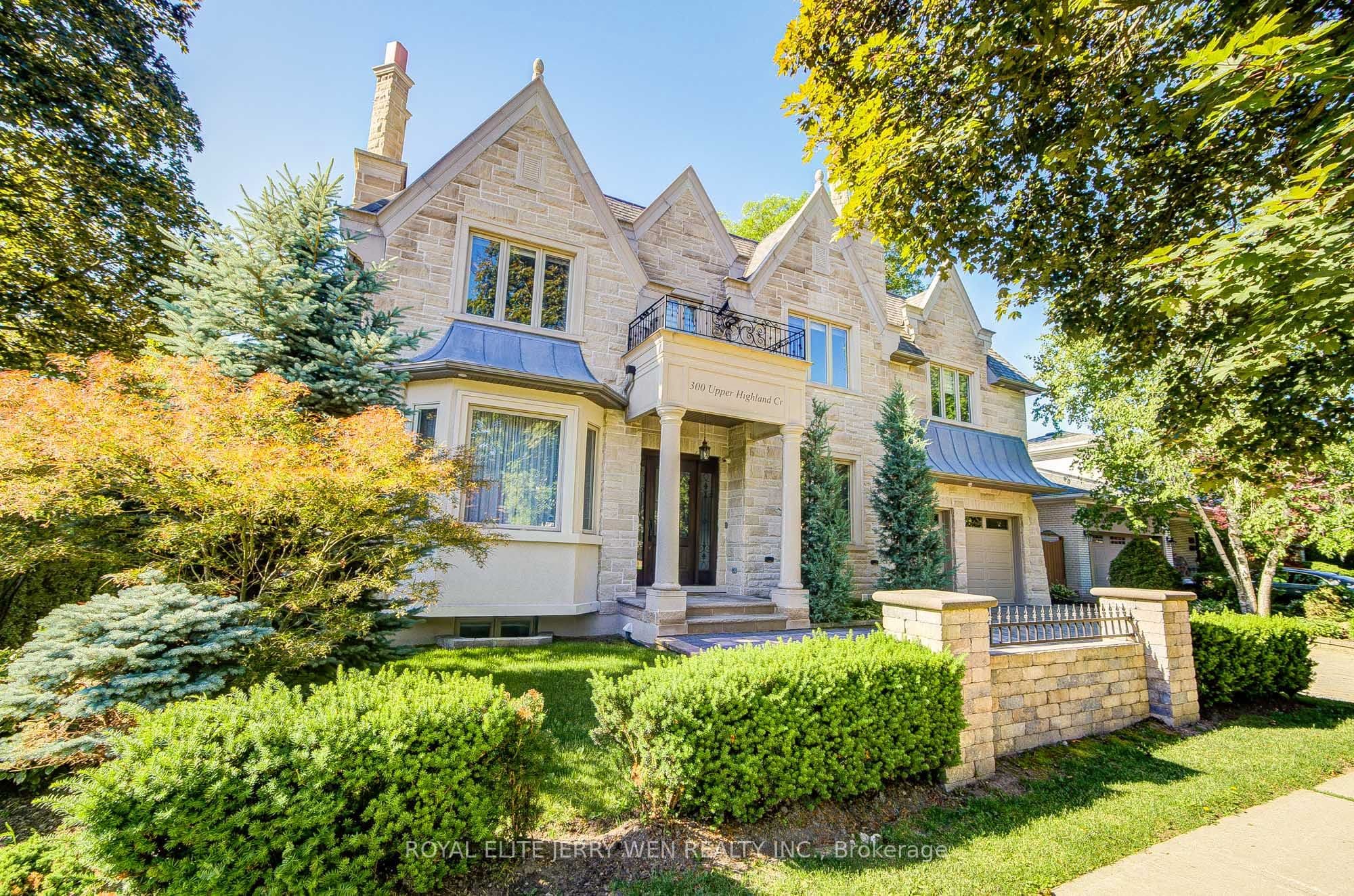 300 Upper Highland Crescent, Toronto, ON M2P 1V5