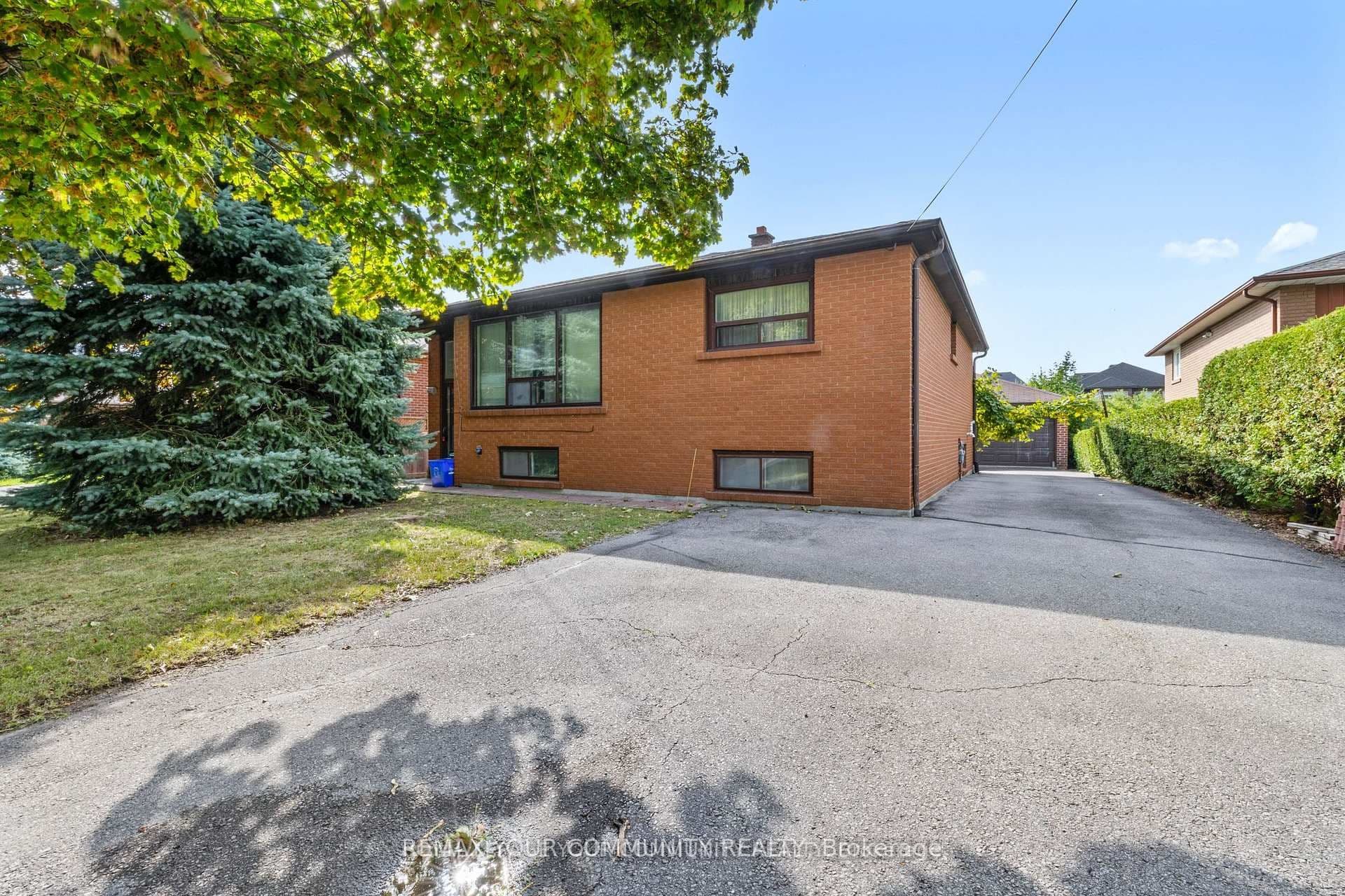 221 Elgin Mills Road W, Richmond Hill, ON L4C 4M1