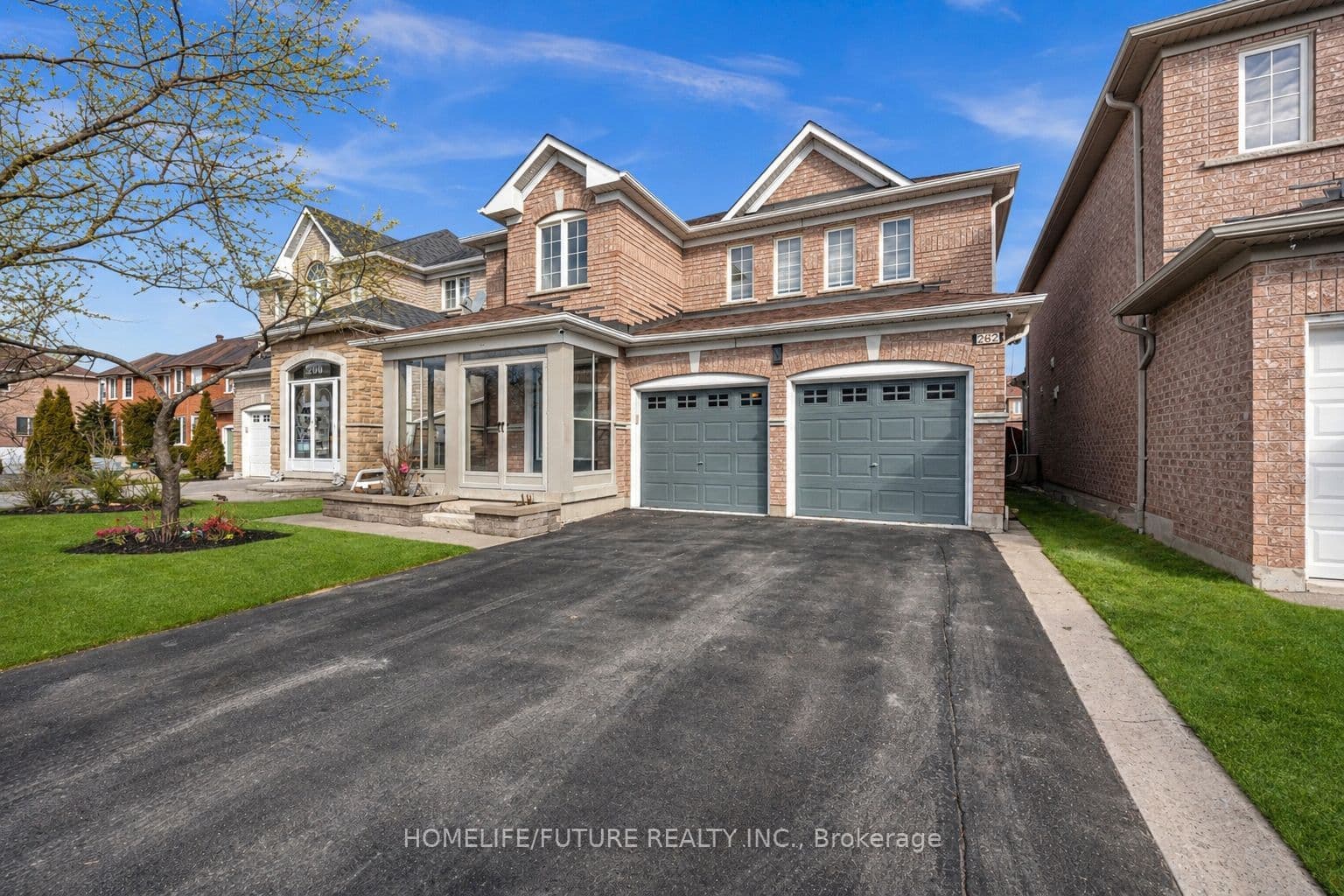 262 Helen Avenue, Markham, ON L3R 1K1