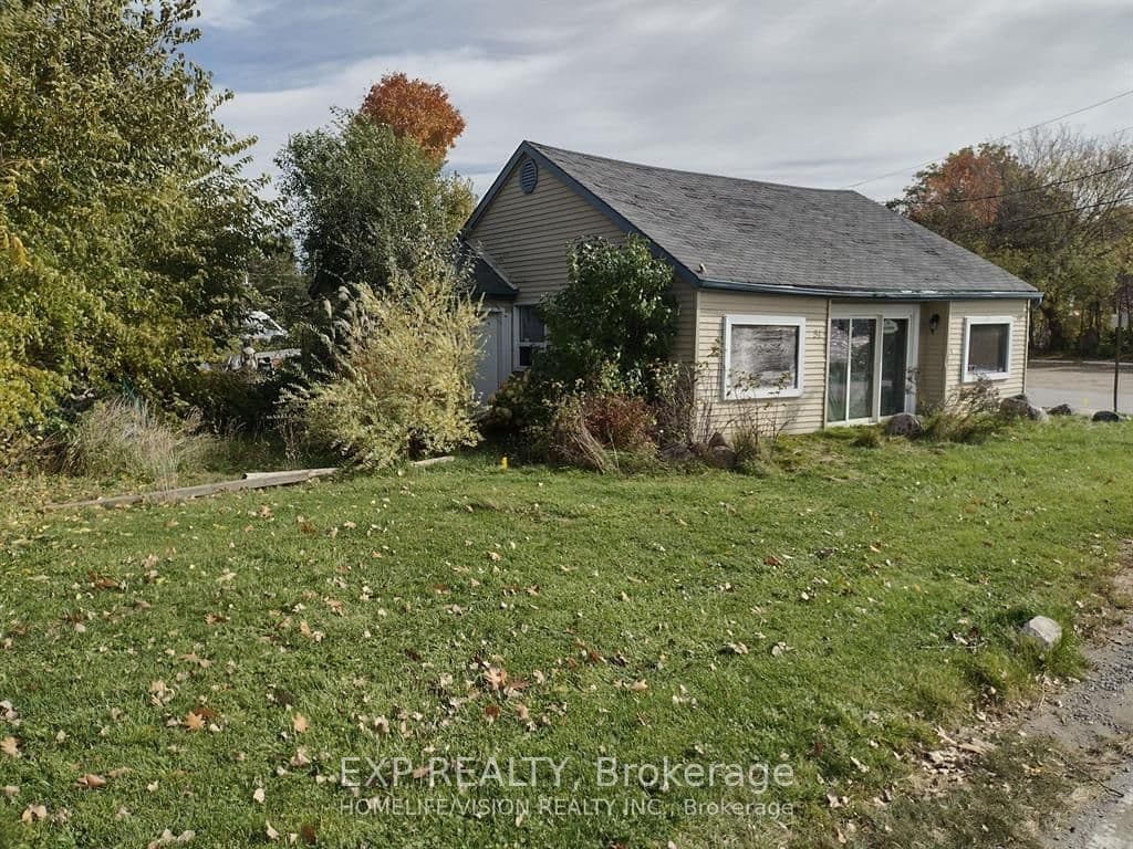 51 Lake Drive N, Georgina, ON L4P 1A5