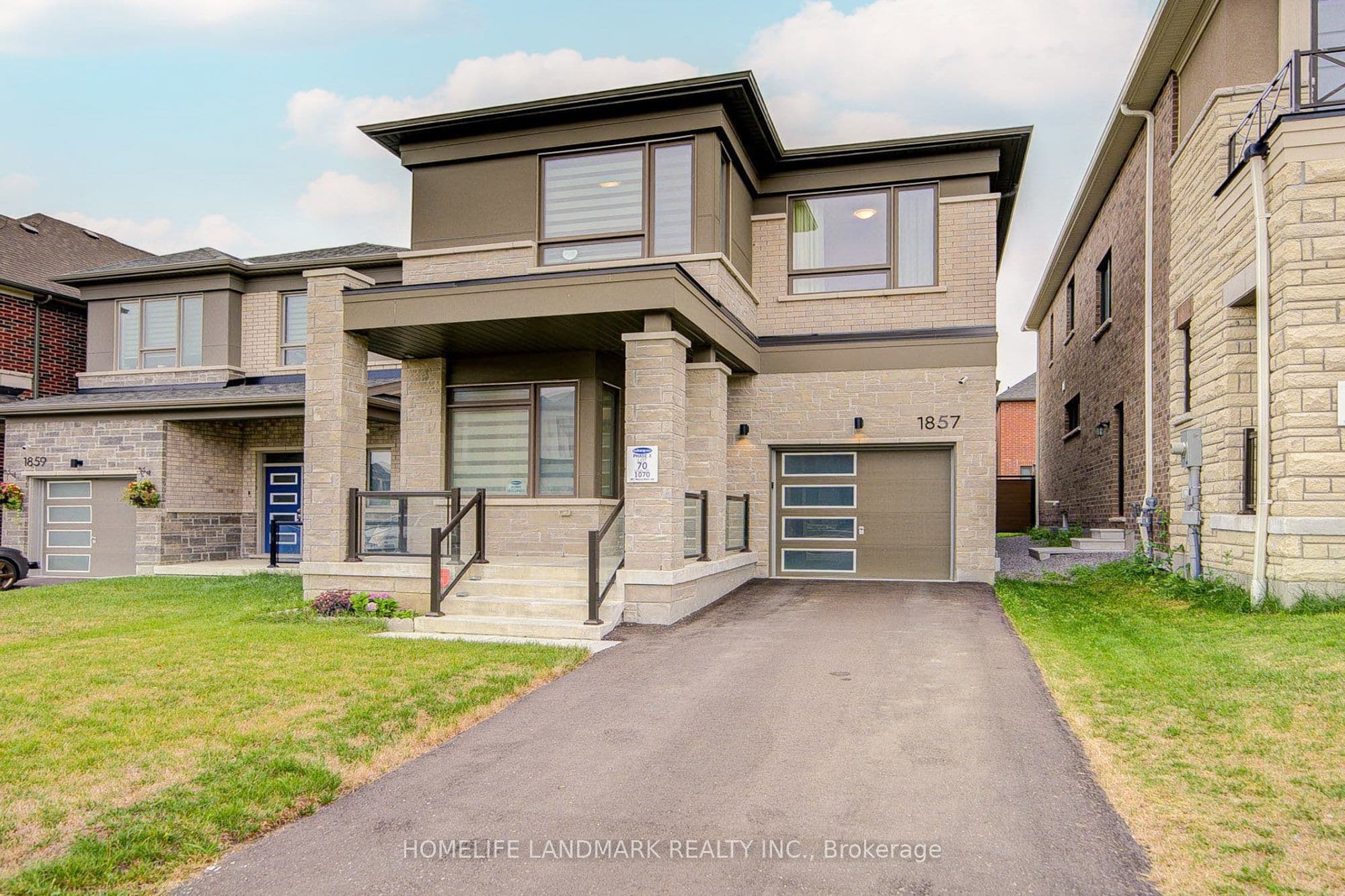 1857 Weeping Willow Lane, Pickering, ON L1Y 0B5