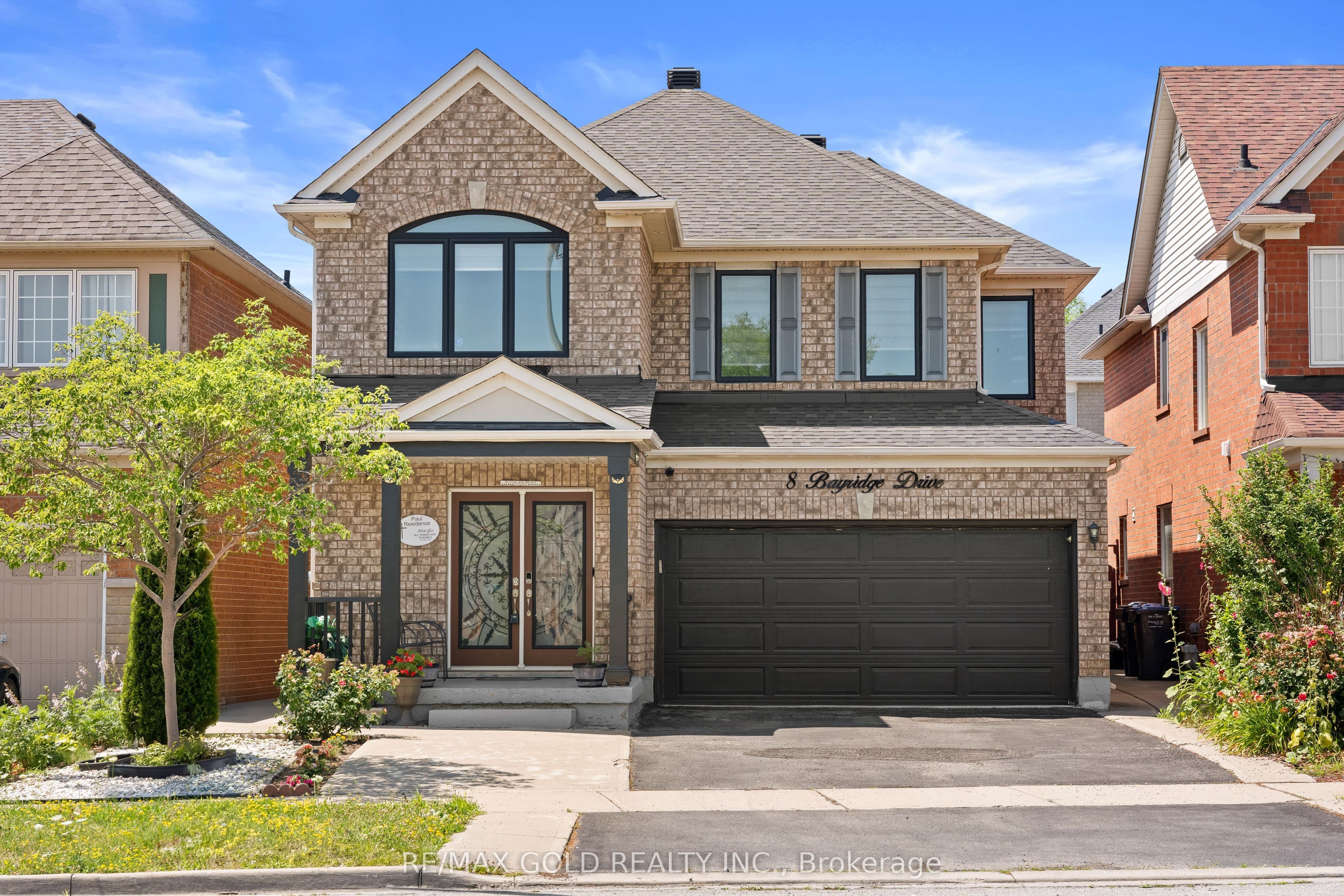 8 Bayridge Drive, Brampton, ON L6P 2H8