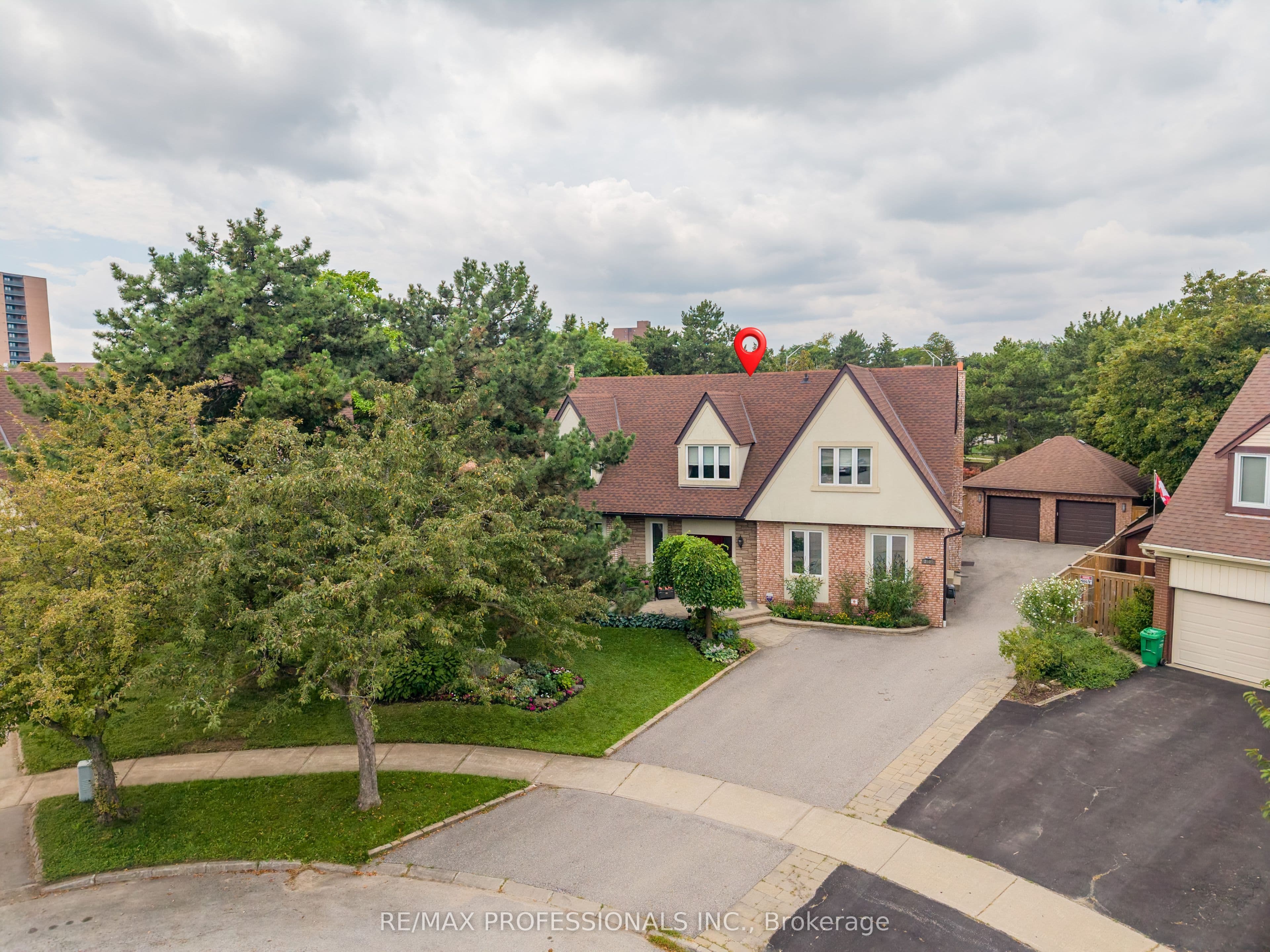 2604 Barrisdale Court, Mississauga, ON L5N 2H2