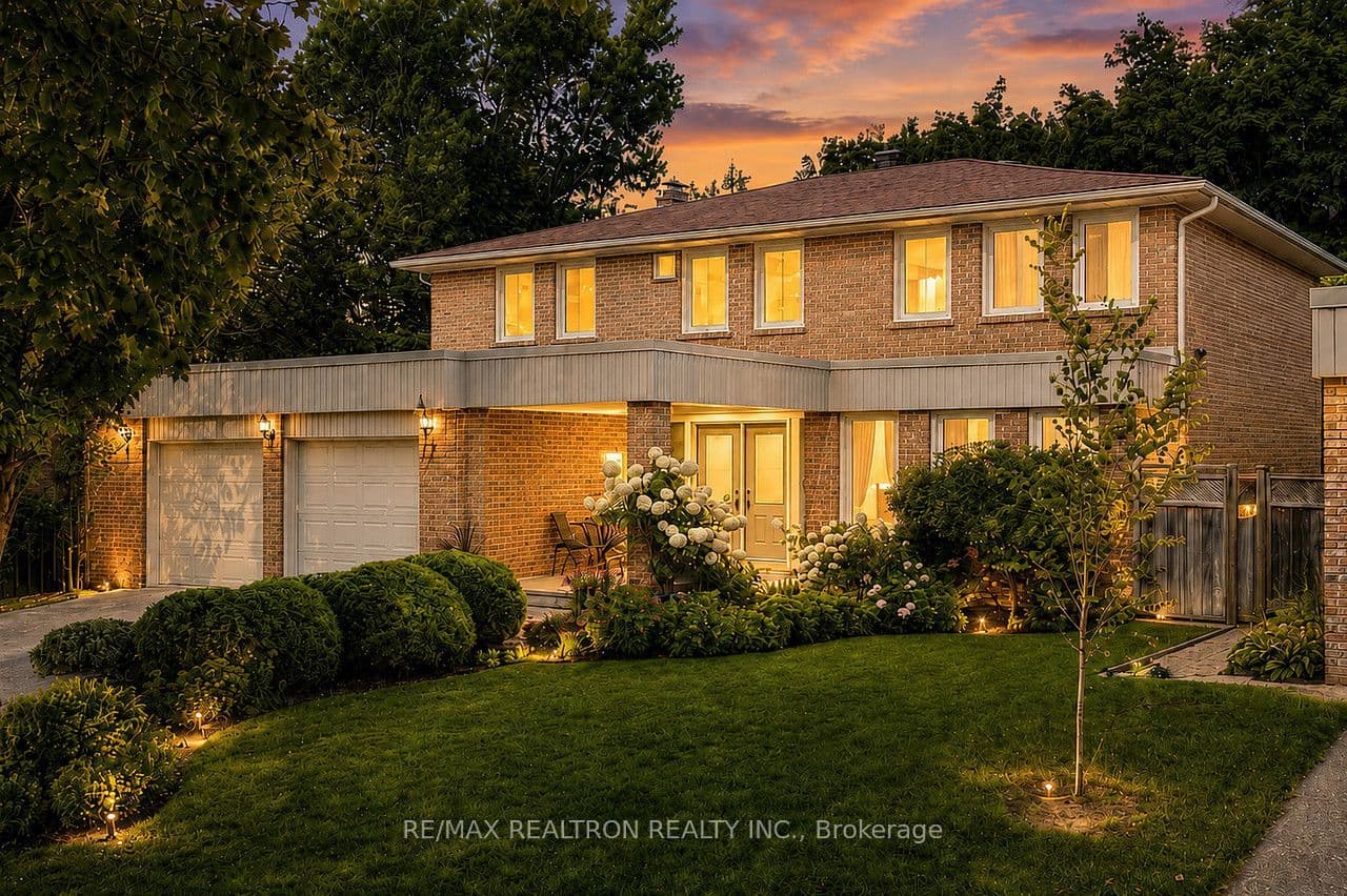 77 Mossgrove Trail, Toronto, ON M2L 2W2