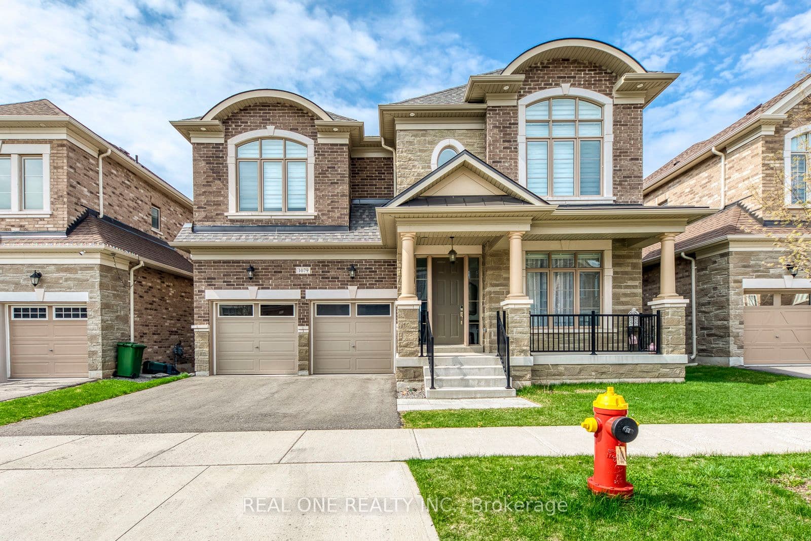 1079 John Laird Circle, Oakville, ON L6H 3R5
