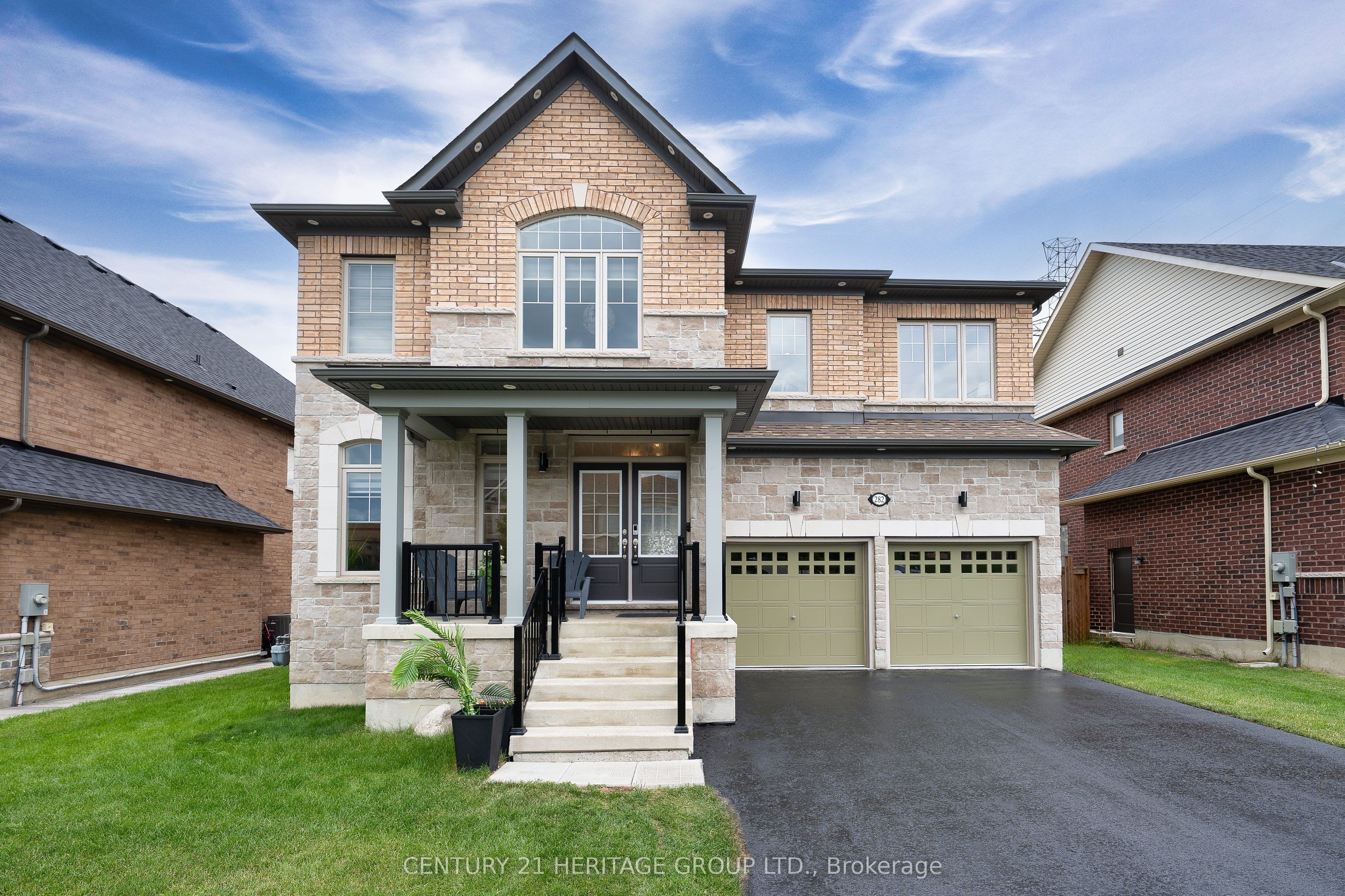 282 Reg Harrison Trail, Newmarket, ON L3X 0M4