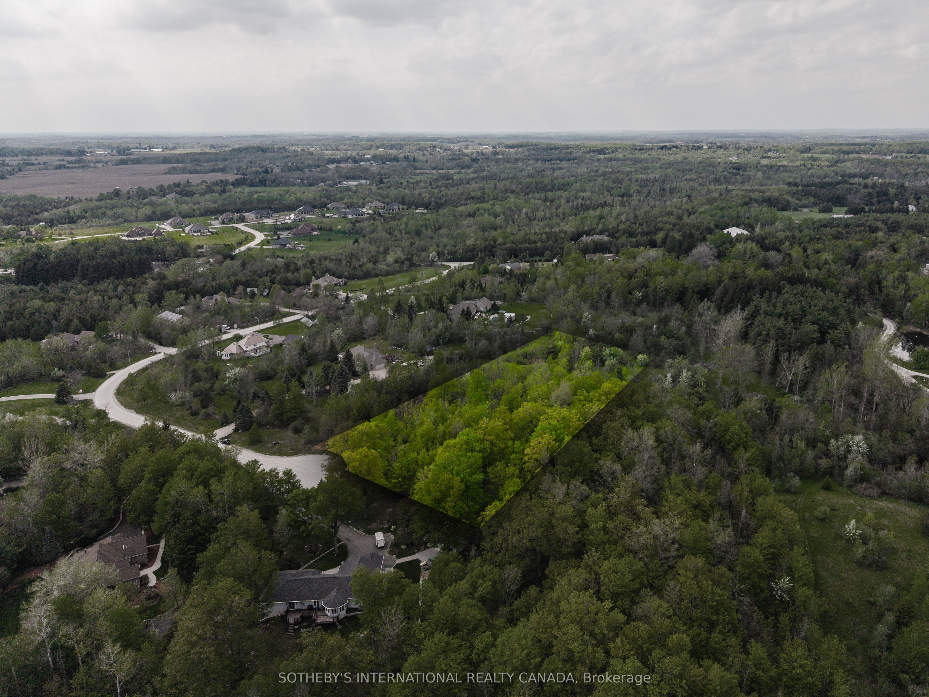 15 Morgan Drive, Halton Hills, ON L7J 2L7