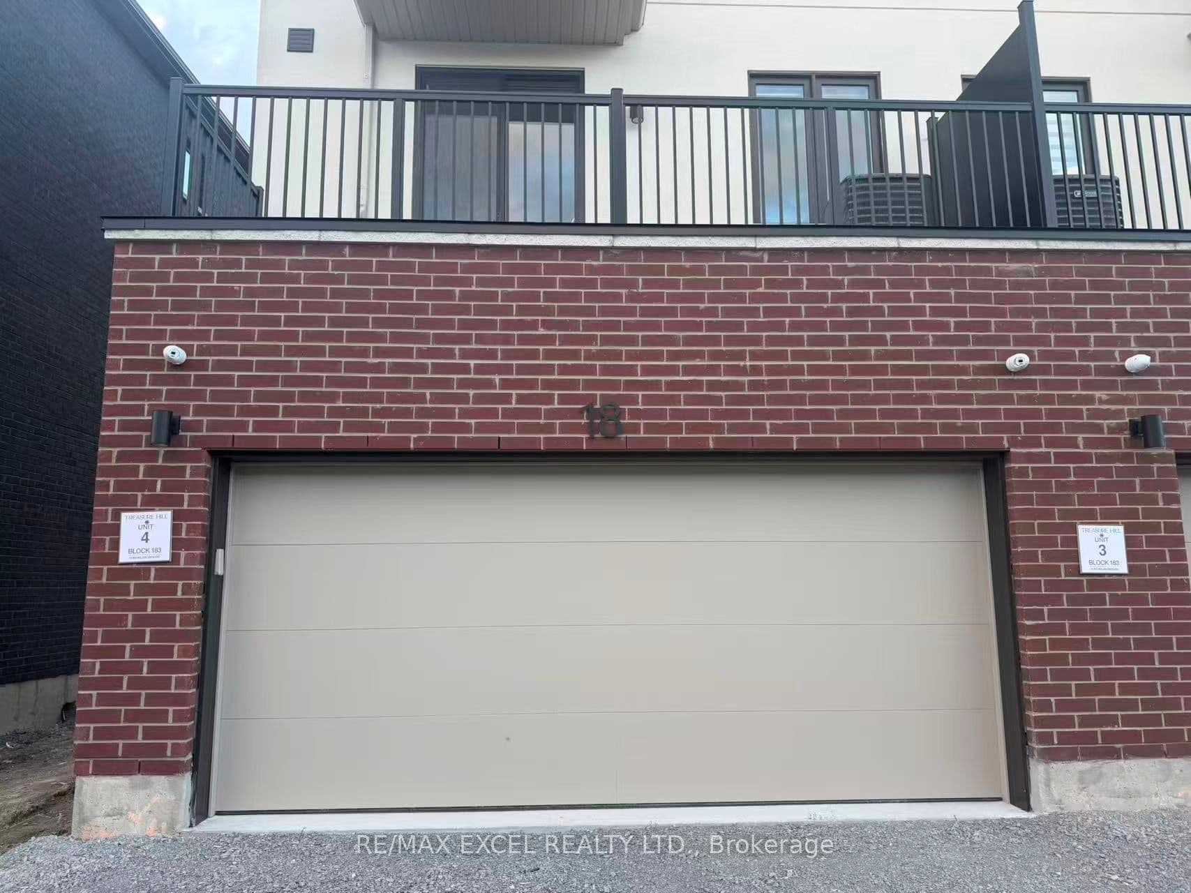 18 Big Willow Crescent Main & Basement, Richmond Hill, ON L4E 3R4