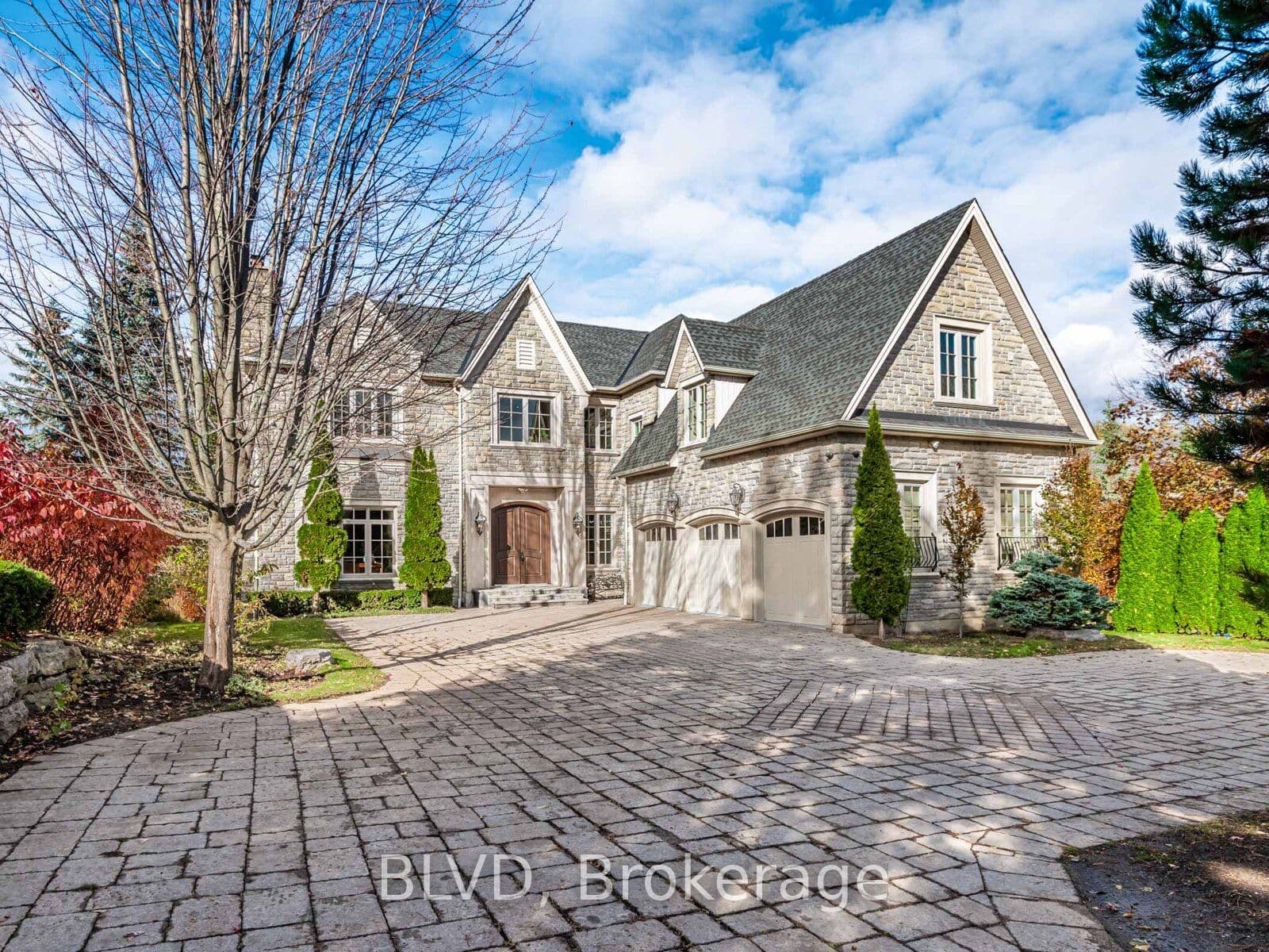 636 Sunset Beach Road, Richmond Hill, ON L4E 3G2