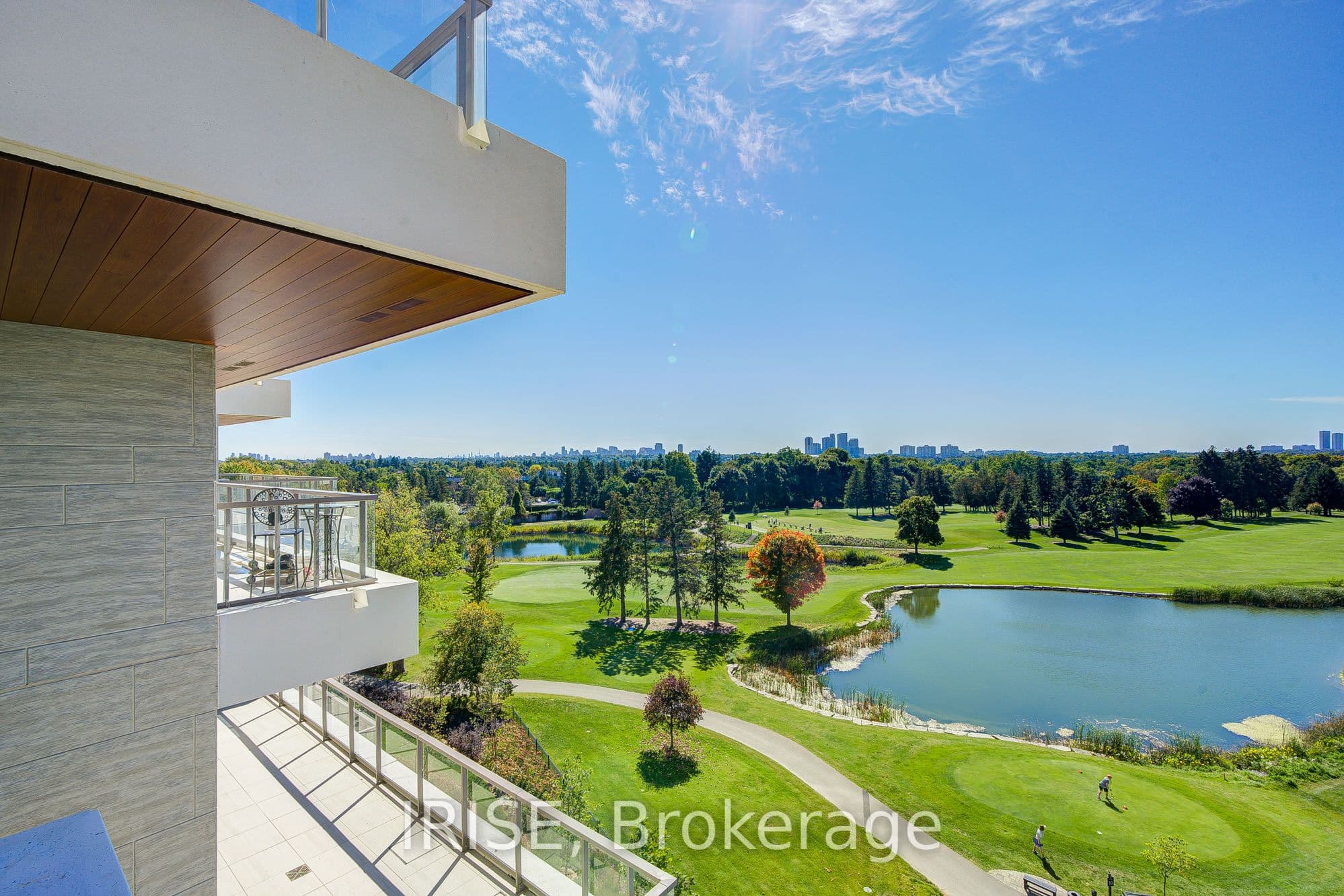 397 Royal Orchard Boulevard 708, Markham, ON L3T 0H3