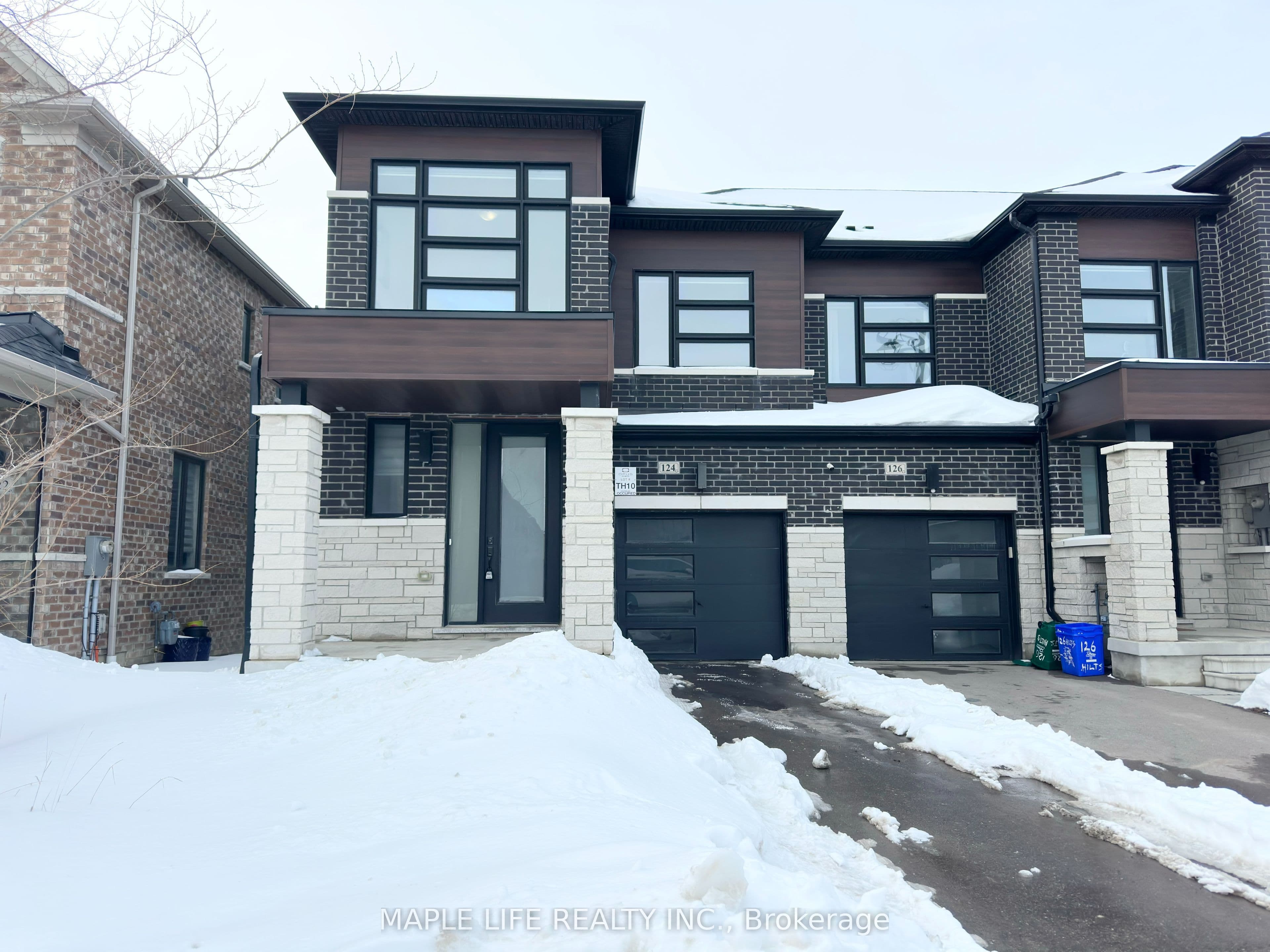 124 Hilts Drive, Richmond Hill, ON L4S 0J2