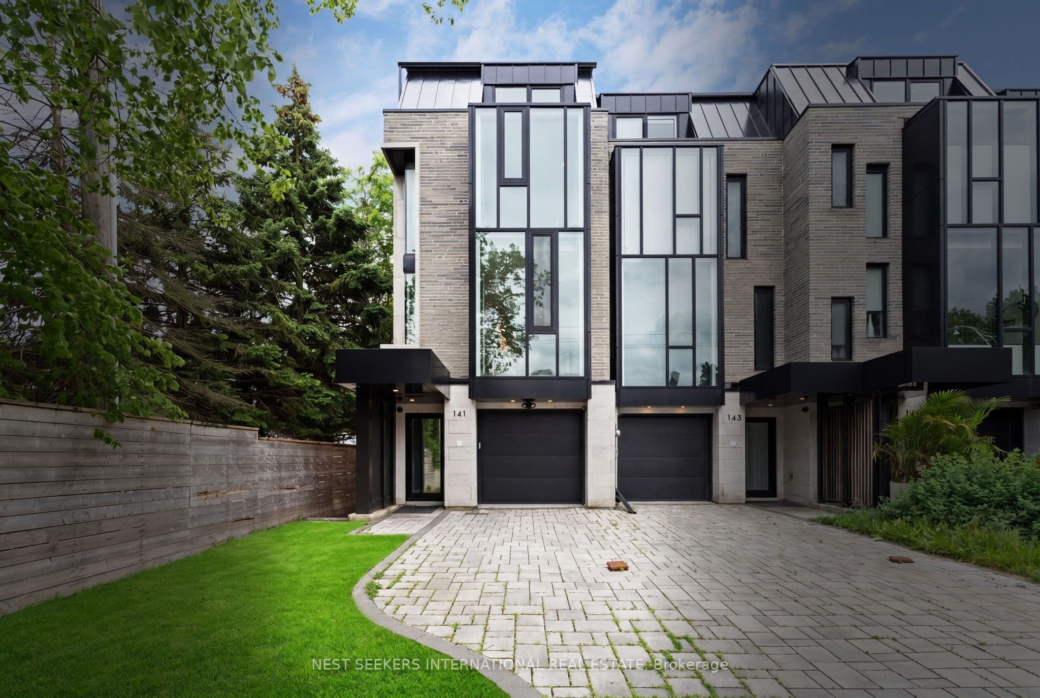 141 Chaplin Crescent, Toronto, ON M5P 1B1