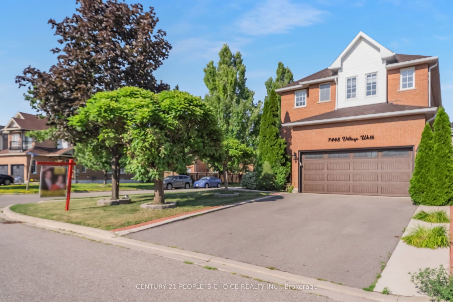 7448 Village Walk, Mississauga, ON L5W 2V7