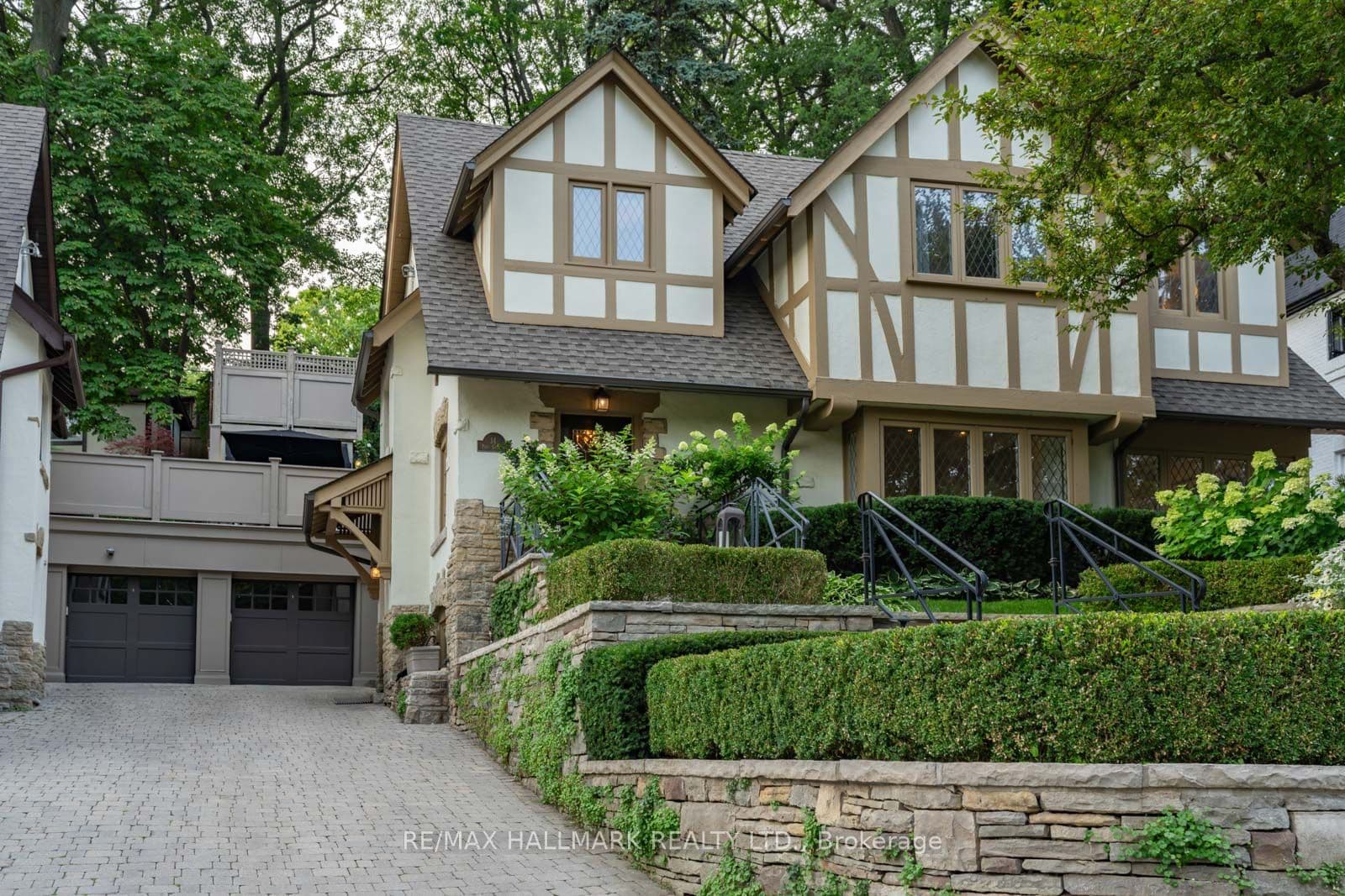 14 Pine Crescent, Toronto, ON M4E 1L2