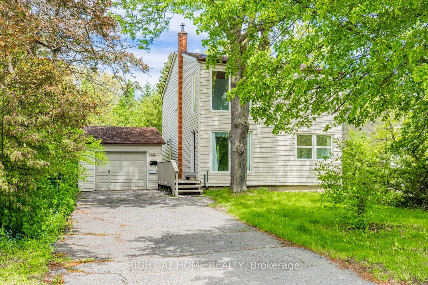 144 Wedgewood Drive, Toronto, ON M2M 2H7