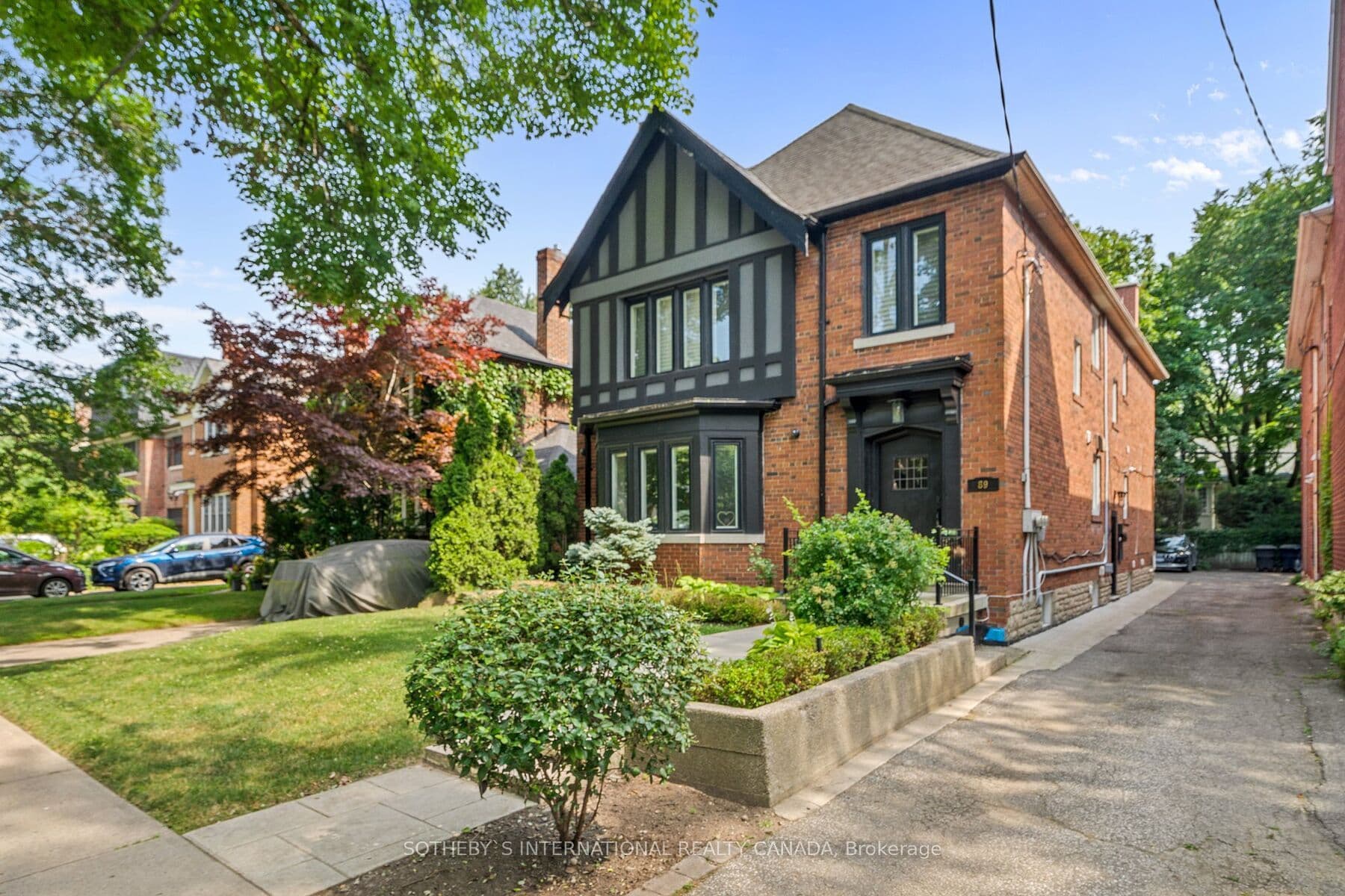 89 Whitehall Road Lower Level, Toronto, ON M4W 2C8