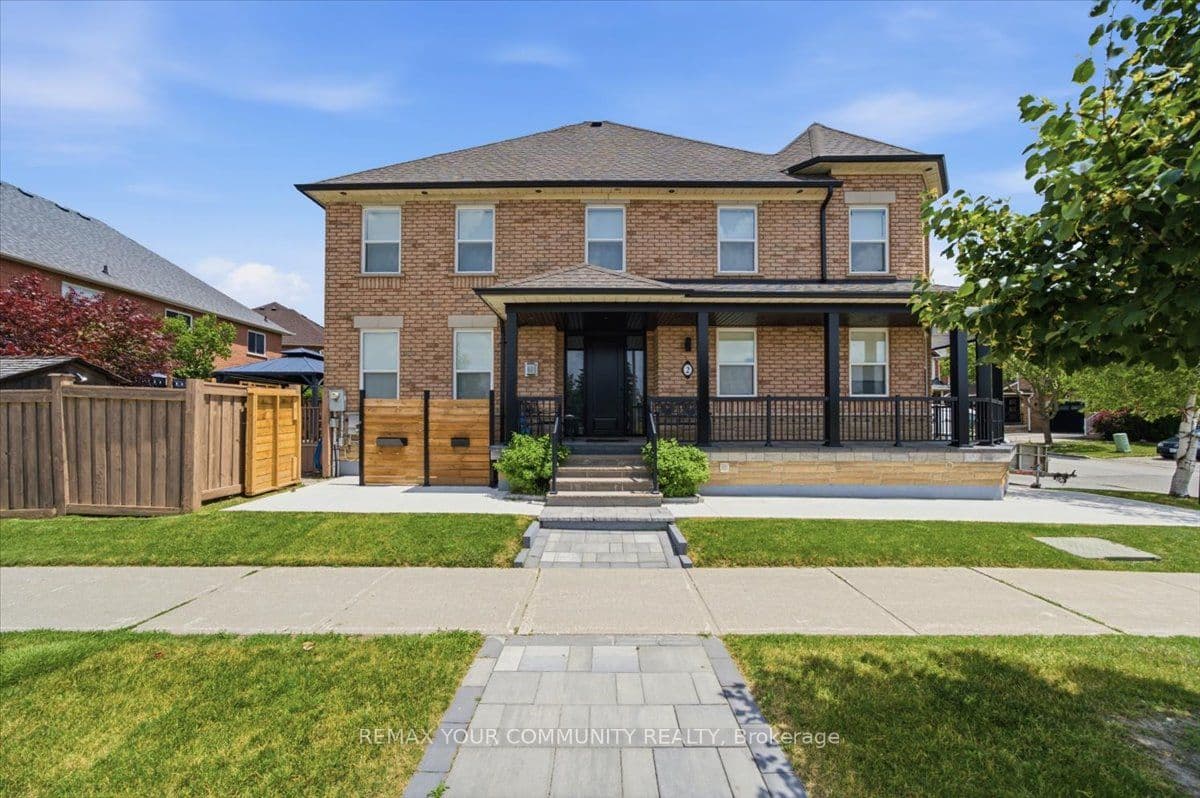 2 Hollywood Hill Circle Lower, Vaughan, ON L4H 2P7