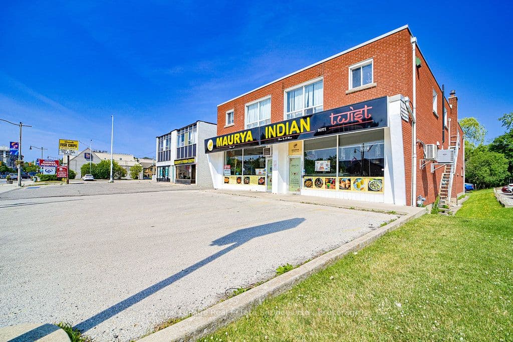 2307 - 2309 Lakeshore Road W, Oakville, ON L6L 1H2