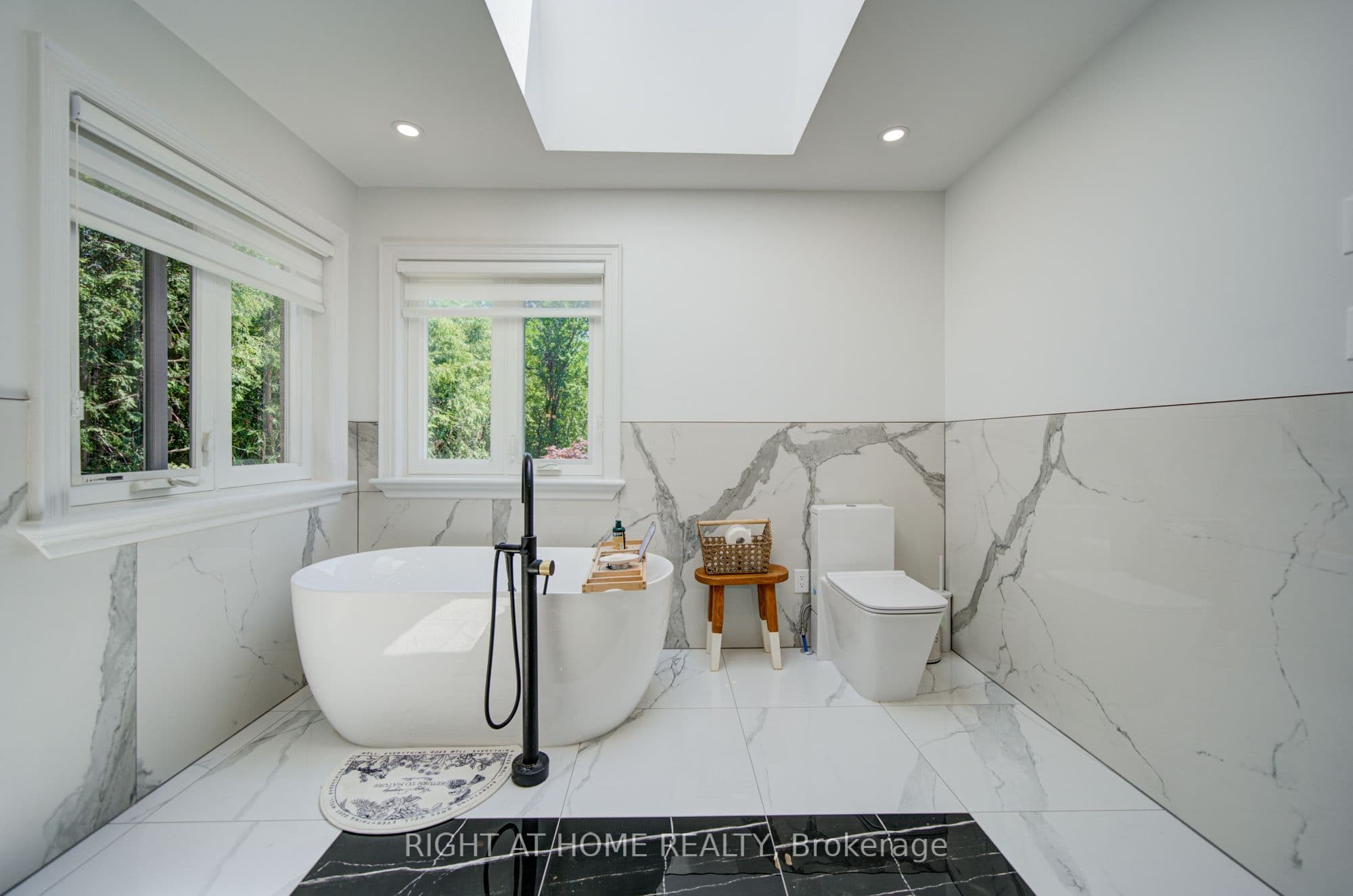 99 Naughton Drive, Richmond Hill, ON L4C 8B3
