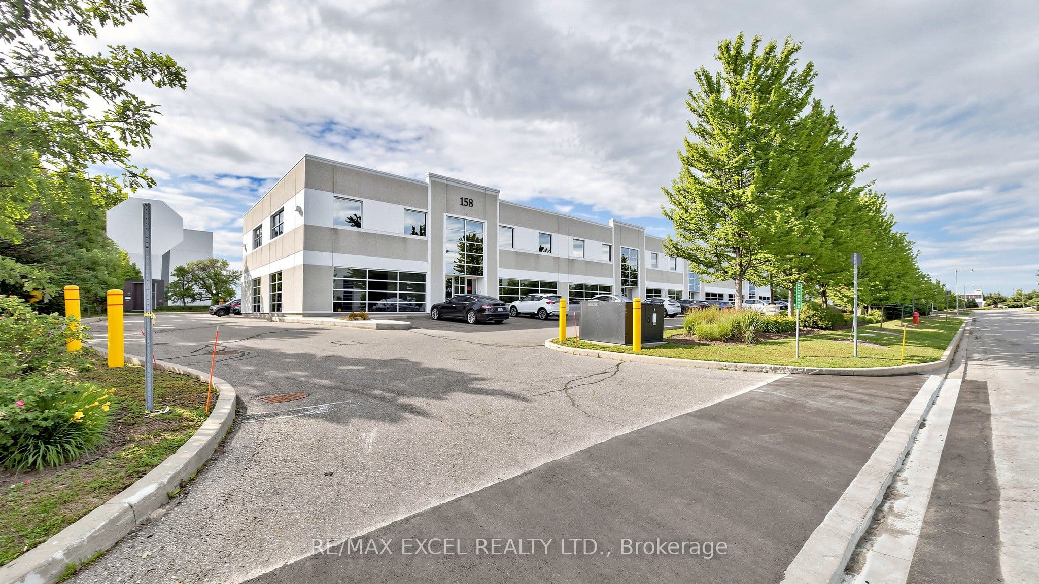 158 Don Hillock Drive 15, Aurora, ON L4G 0G9