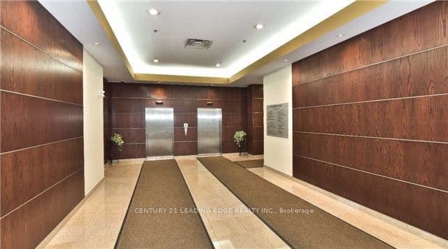 9140 Leslie Street 304, Richmond Hill, ON L4B 0A9