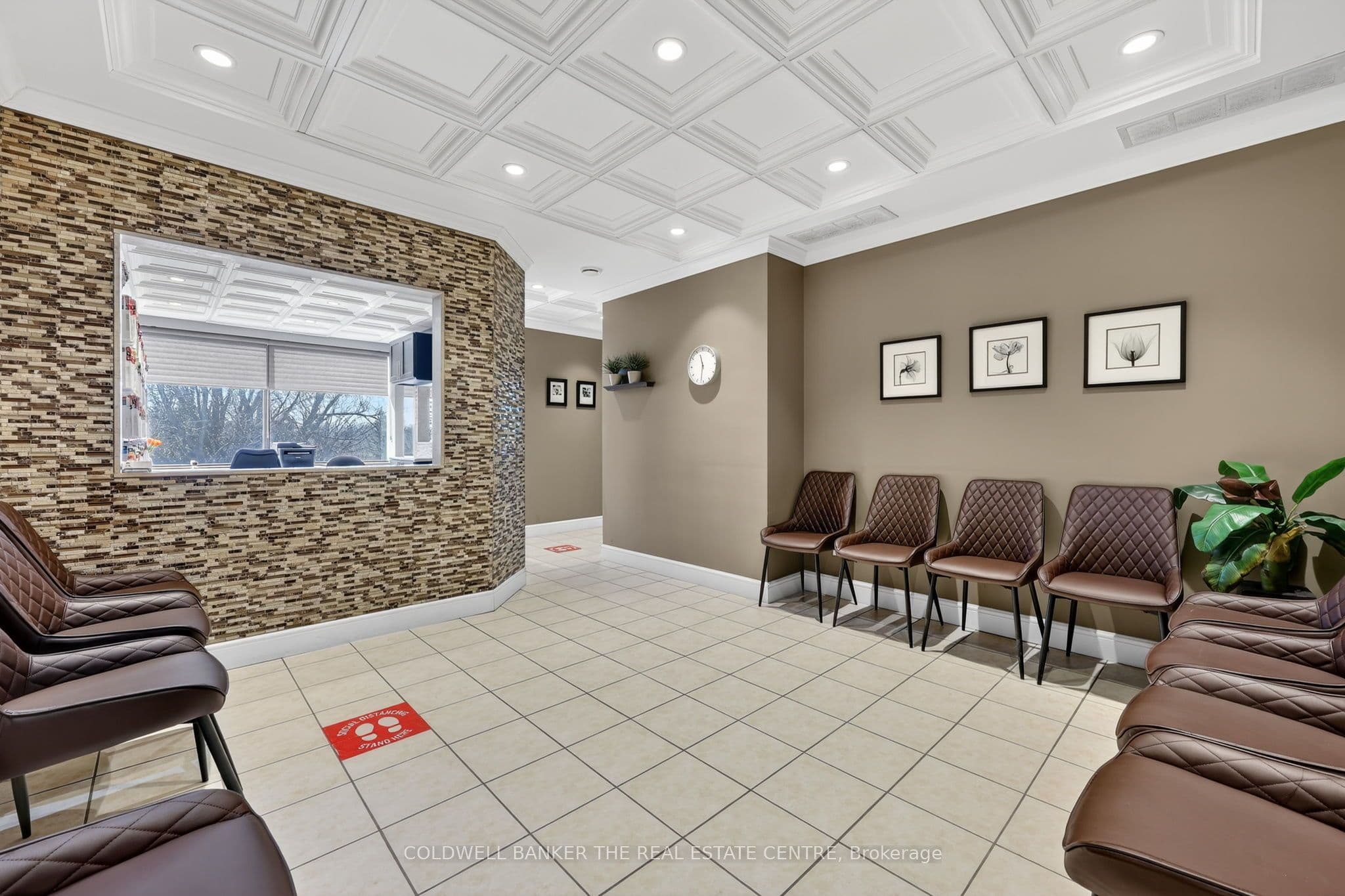 712 Davis Drive 309, Newmarket, ON L3Y 8C3