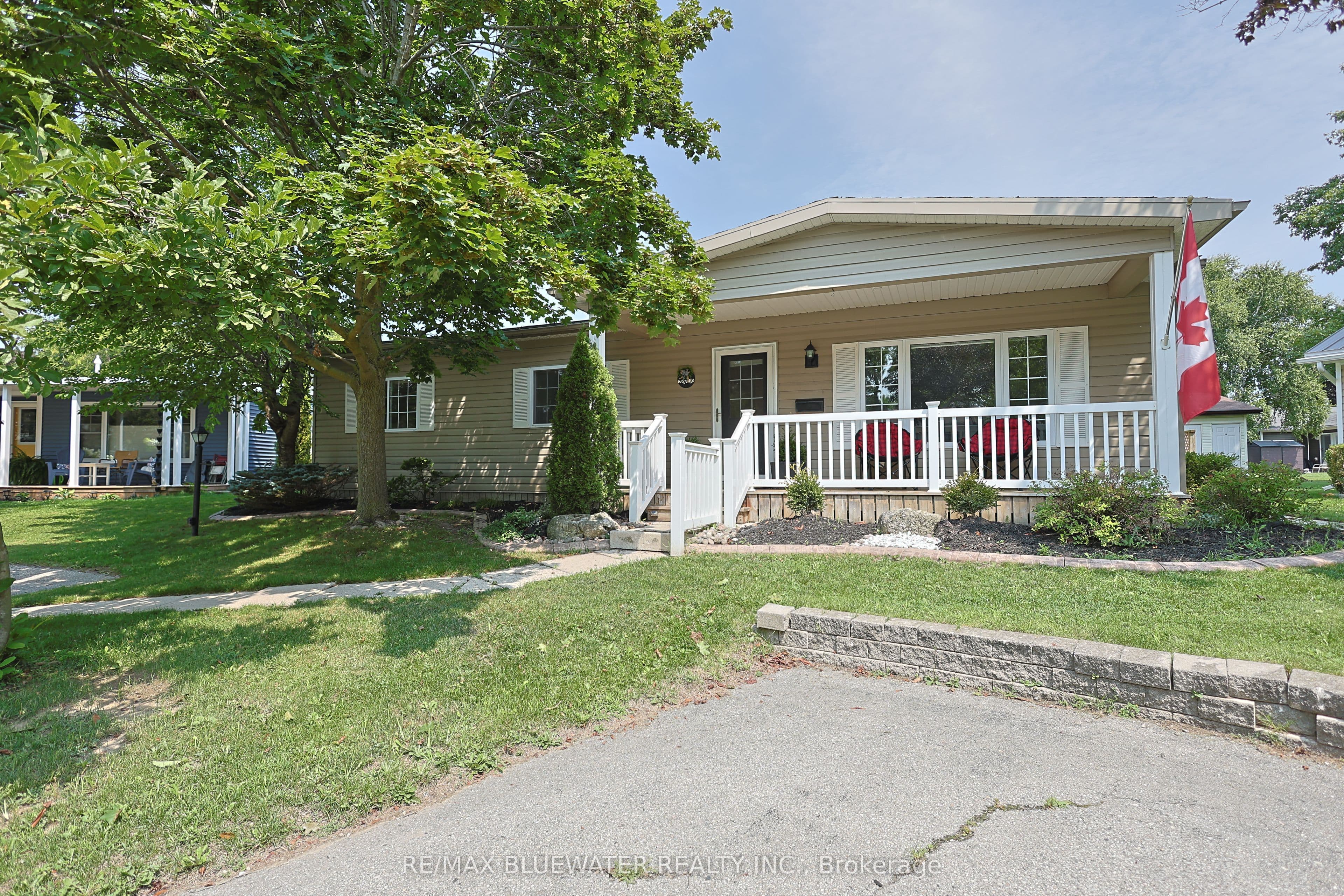 288 Concord Drive, South Huron, ON N0M 1T0
