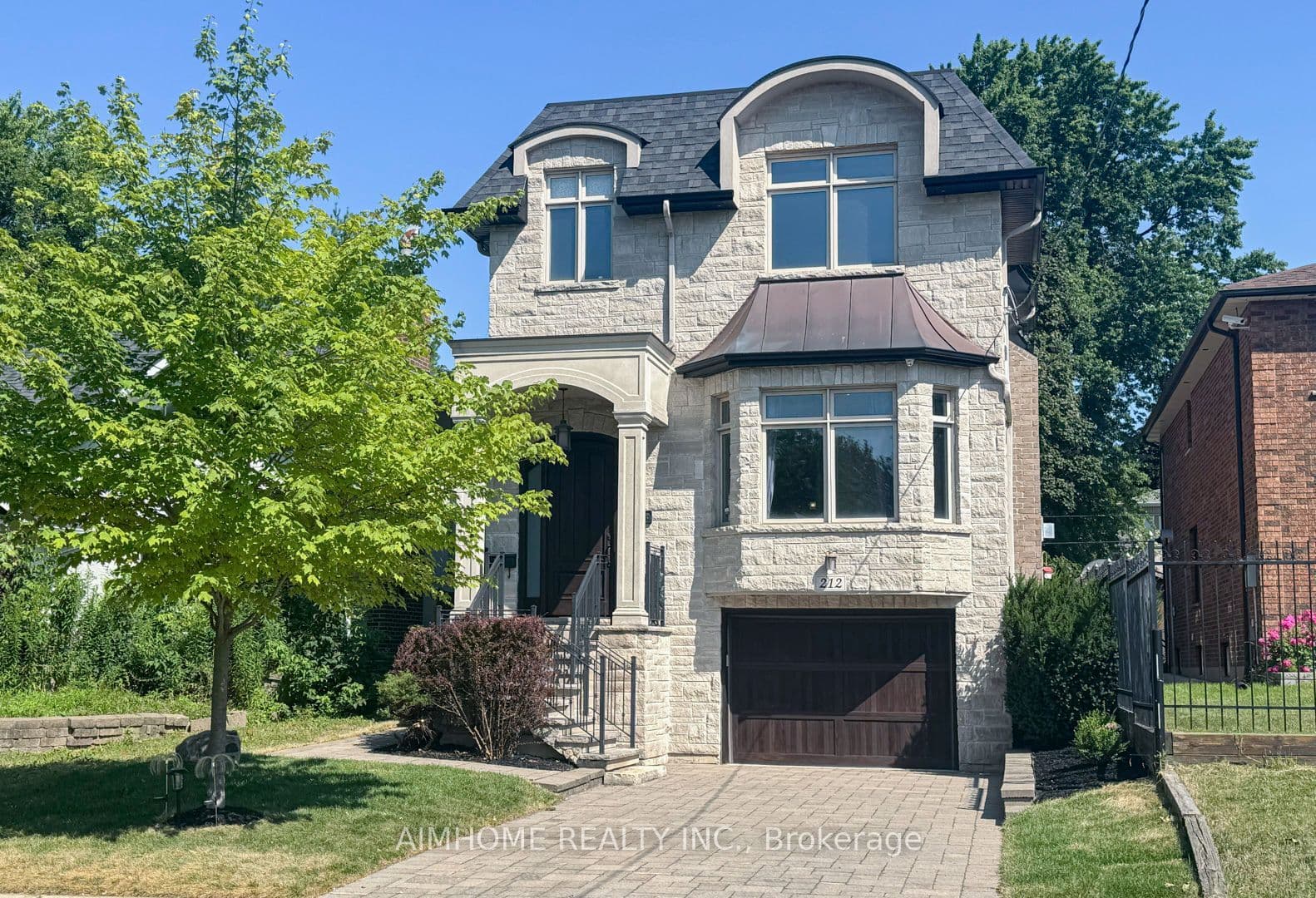 212 Hollywood Avenue, Toronto, ON M2N 3K6