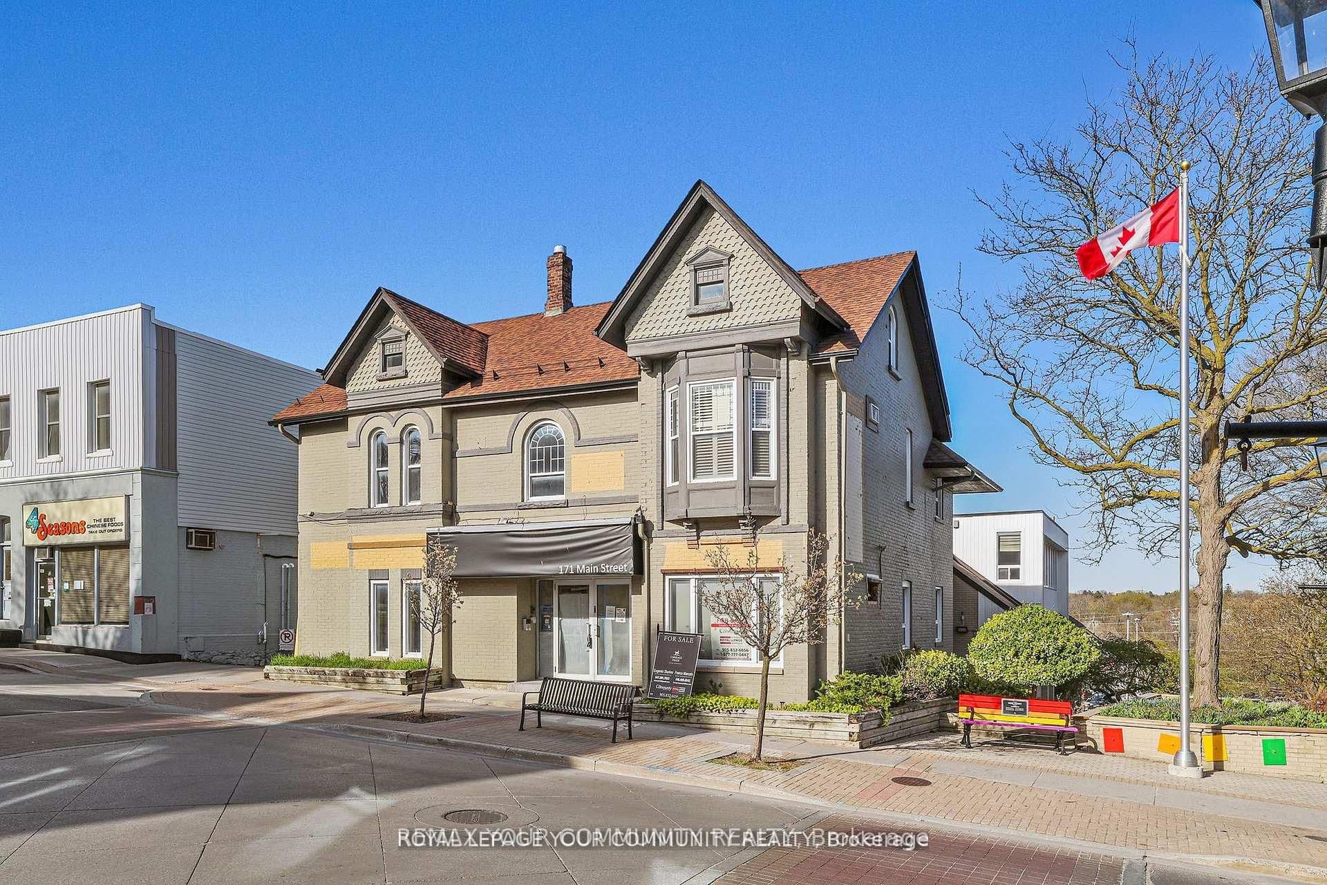 171 Main Street S 201, Newmarket, ON L3Y 3Y9