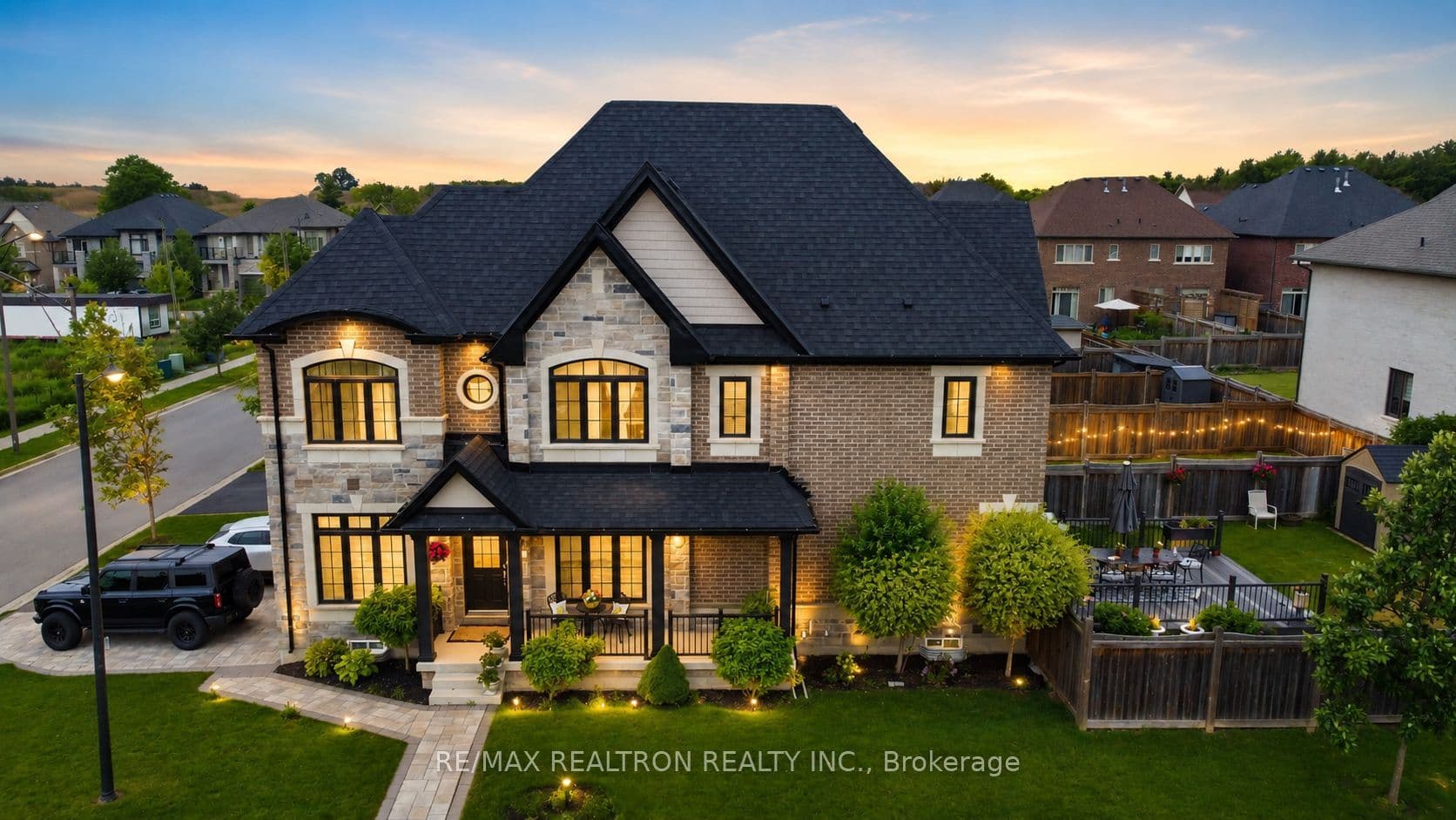 18 Ladder Crescent, East Gwillimbury, ON L9N 0N8