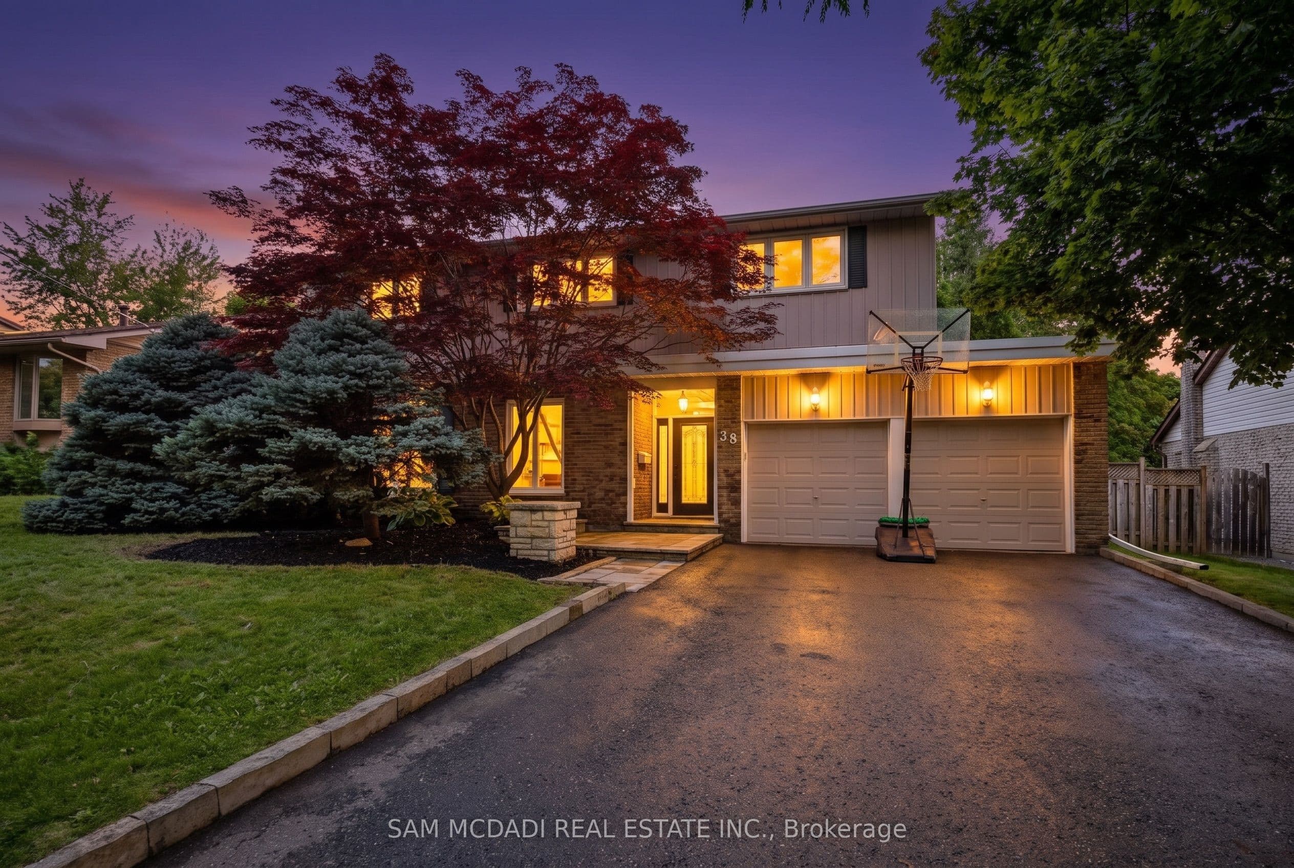 38 Kenninghall Boulevard, Mississauga, ON L5N 1J4