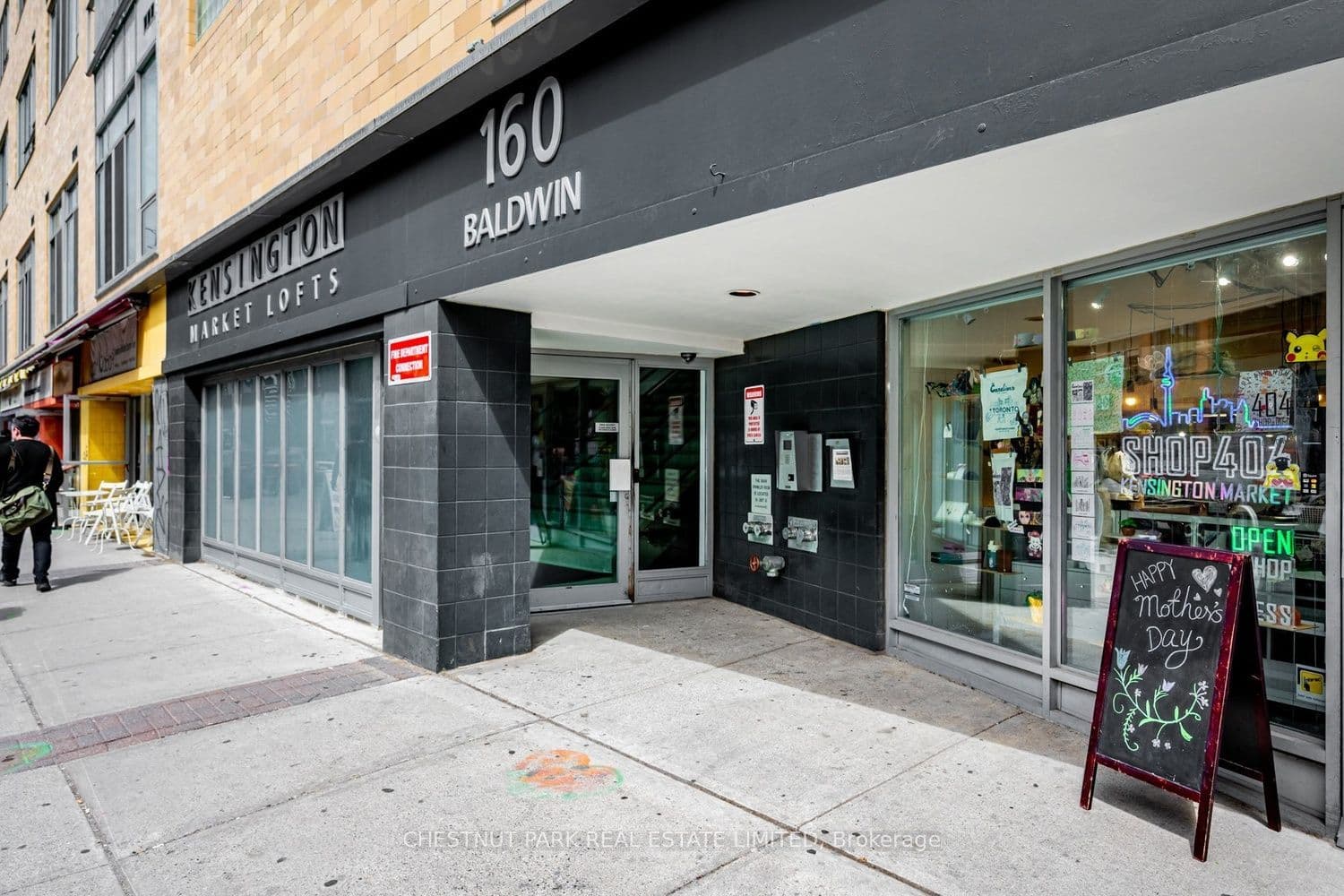 160 Baldwin Street 409, Toronto, ON M5T 3K7