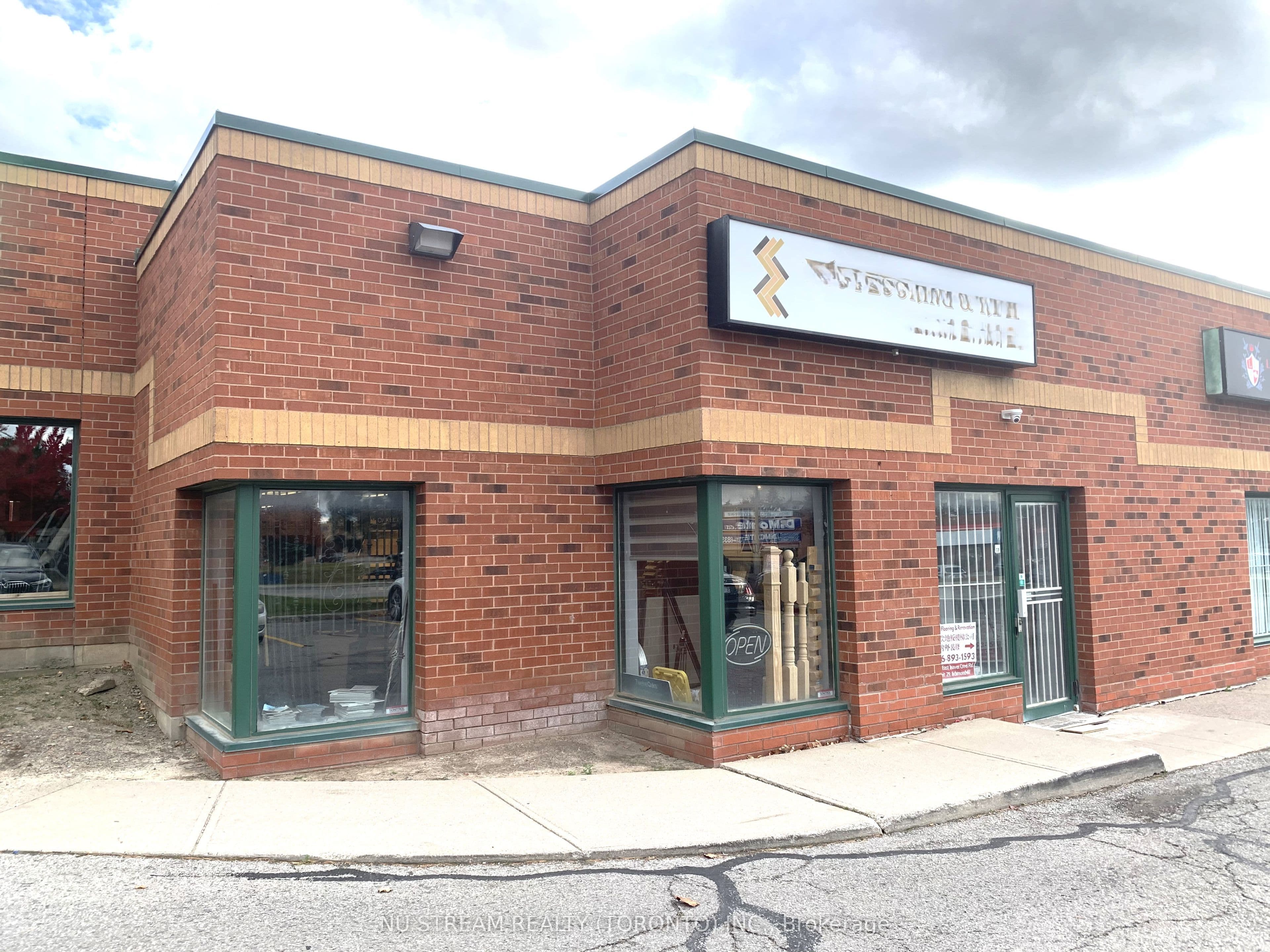 160 East Beaver Creek Road 29, Richmond Hill, ON L4B 3L4