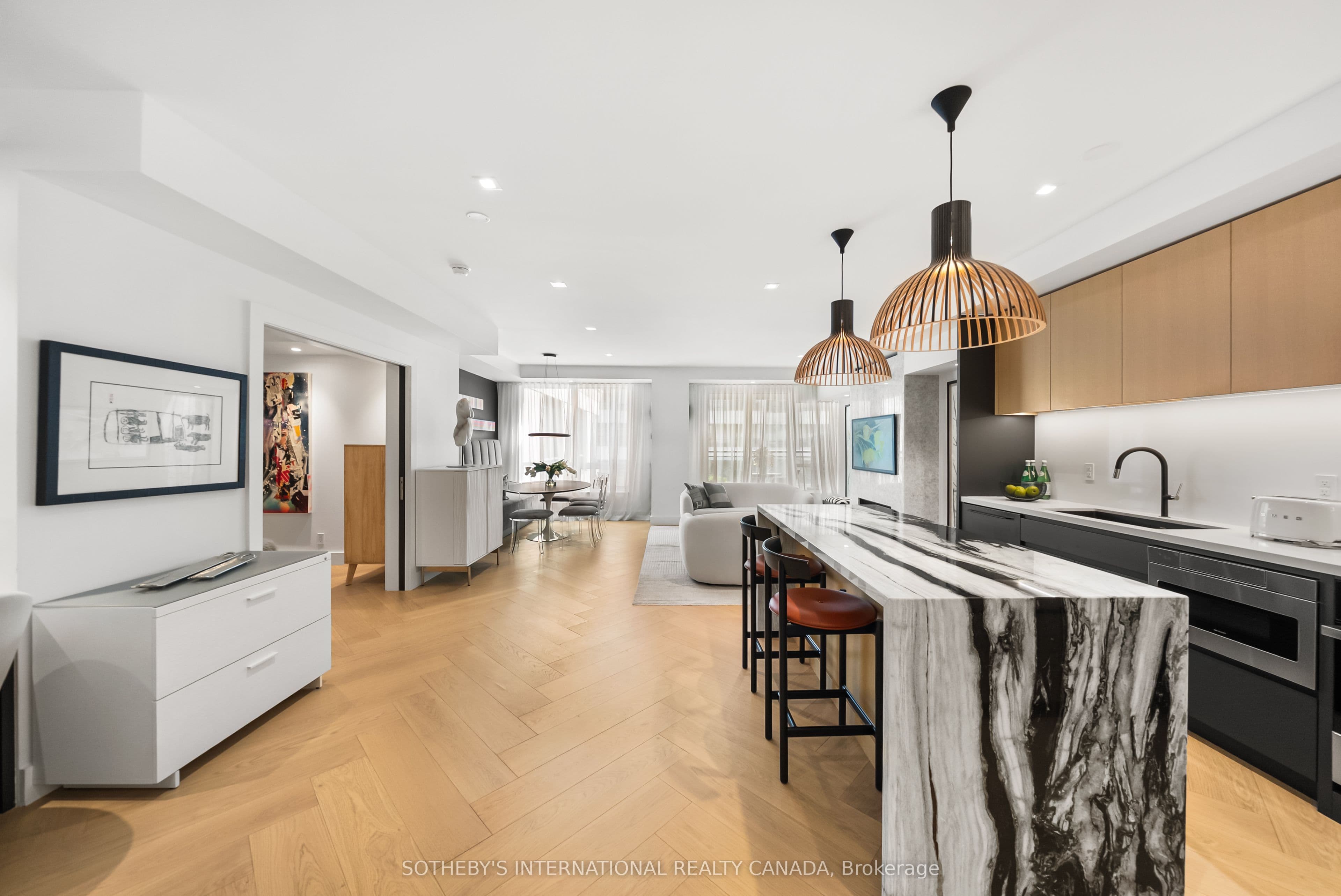 20 Scrivener Square 716, Toronto, ON M4W 3X9