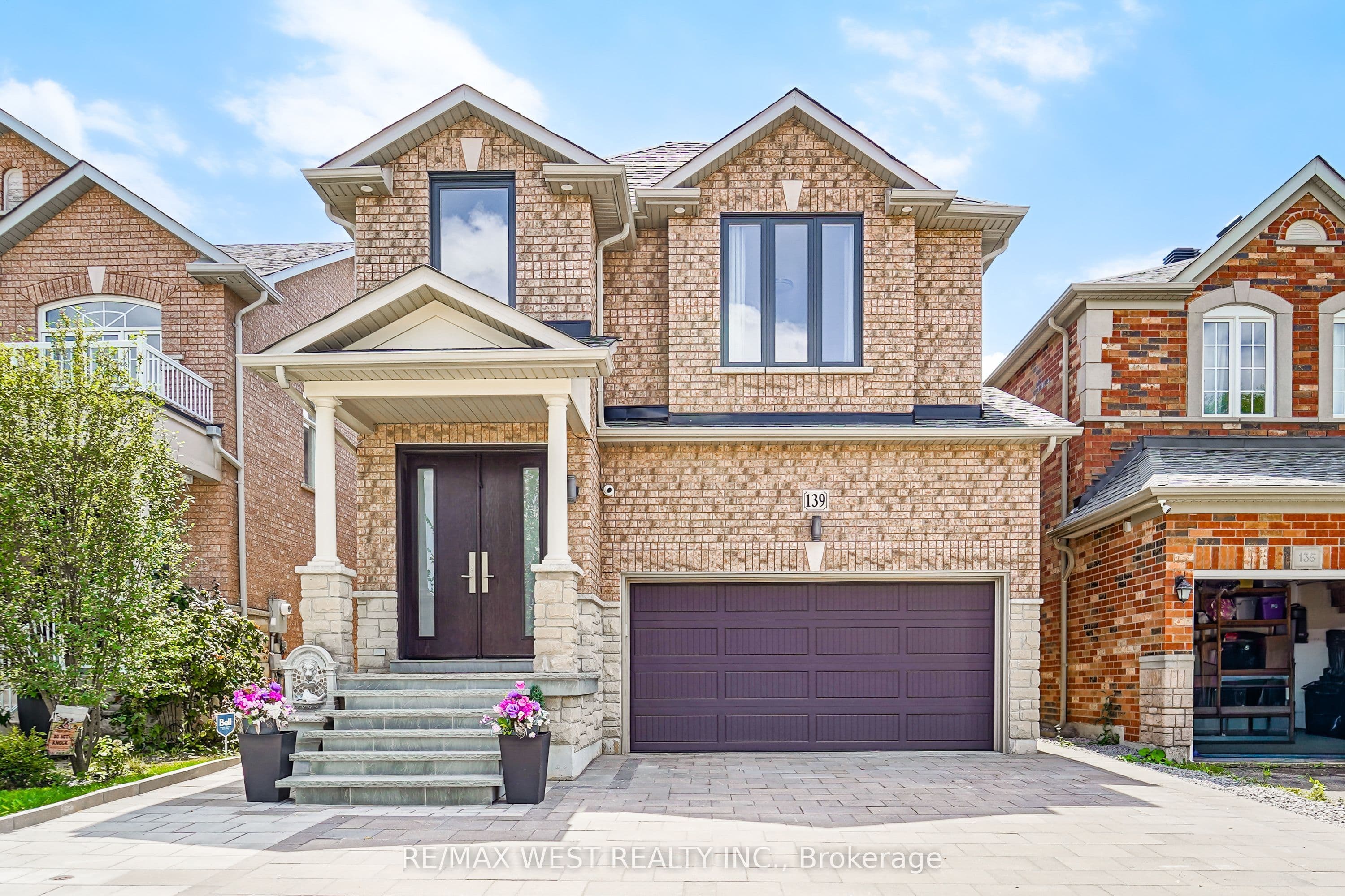 139 River Ridge Boulevard, Aurora, ON L4G 7T7