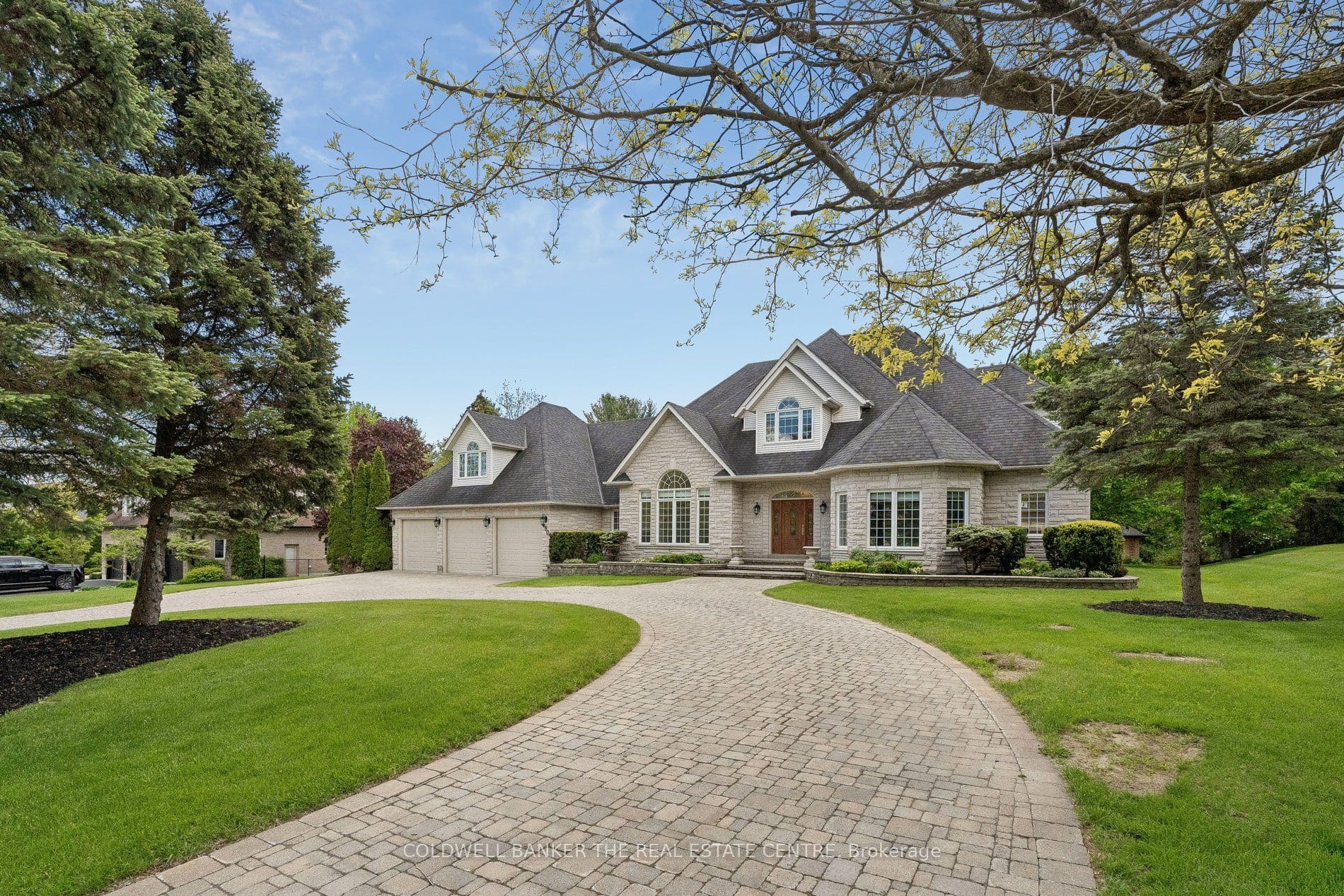 480 Coventry Hill Trail, Newmarket, ON L3X 2A1