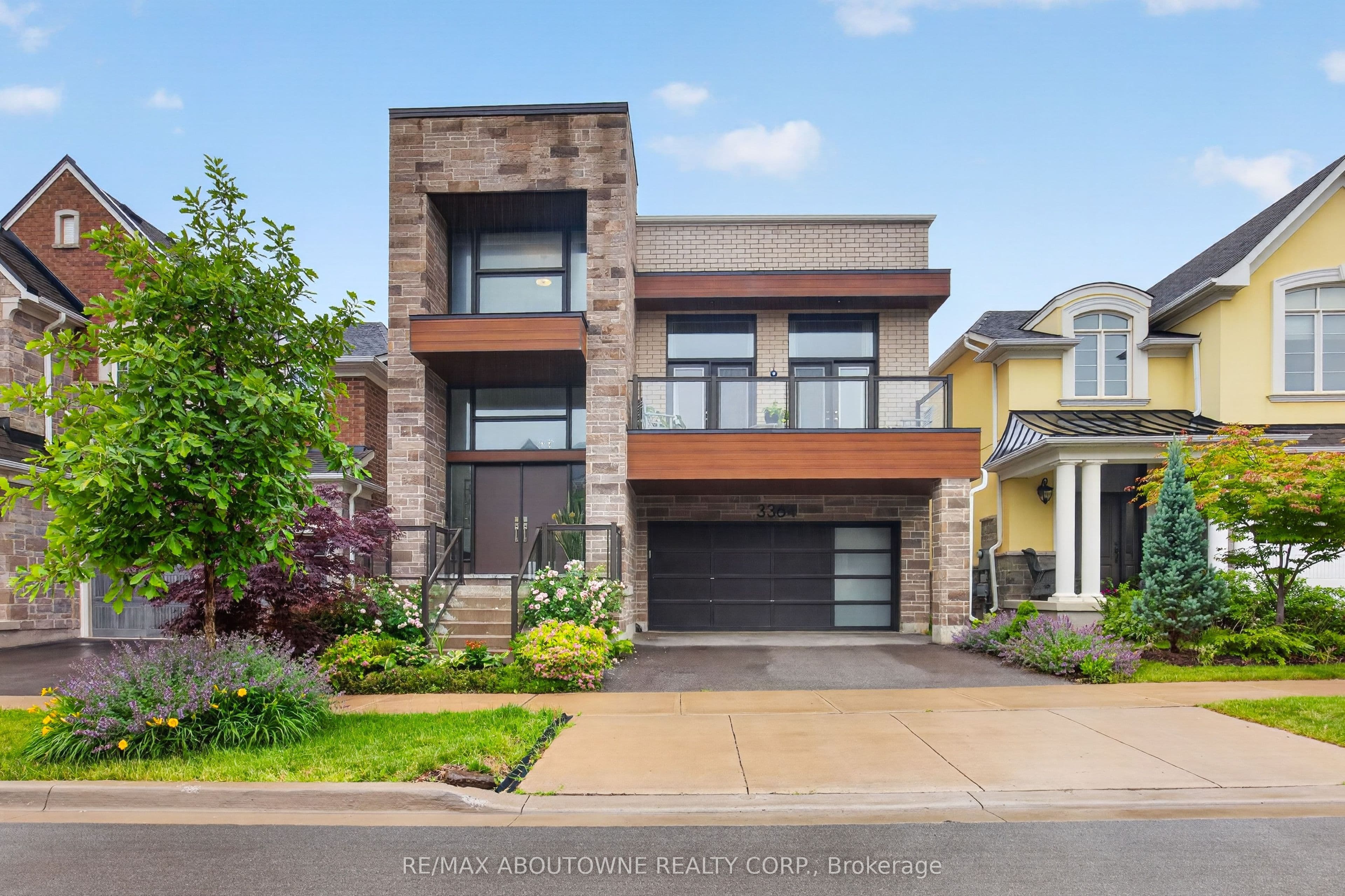 3364 Vernon Powell Drive, Oakville, ON L6H 0Y3