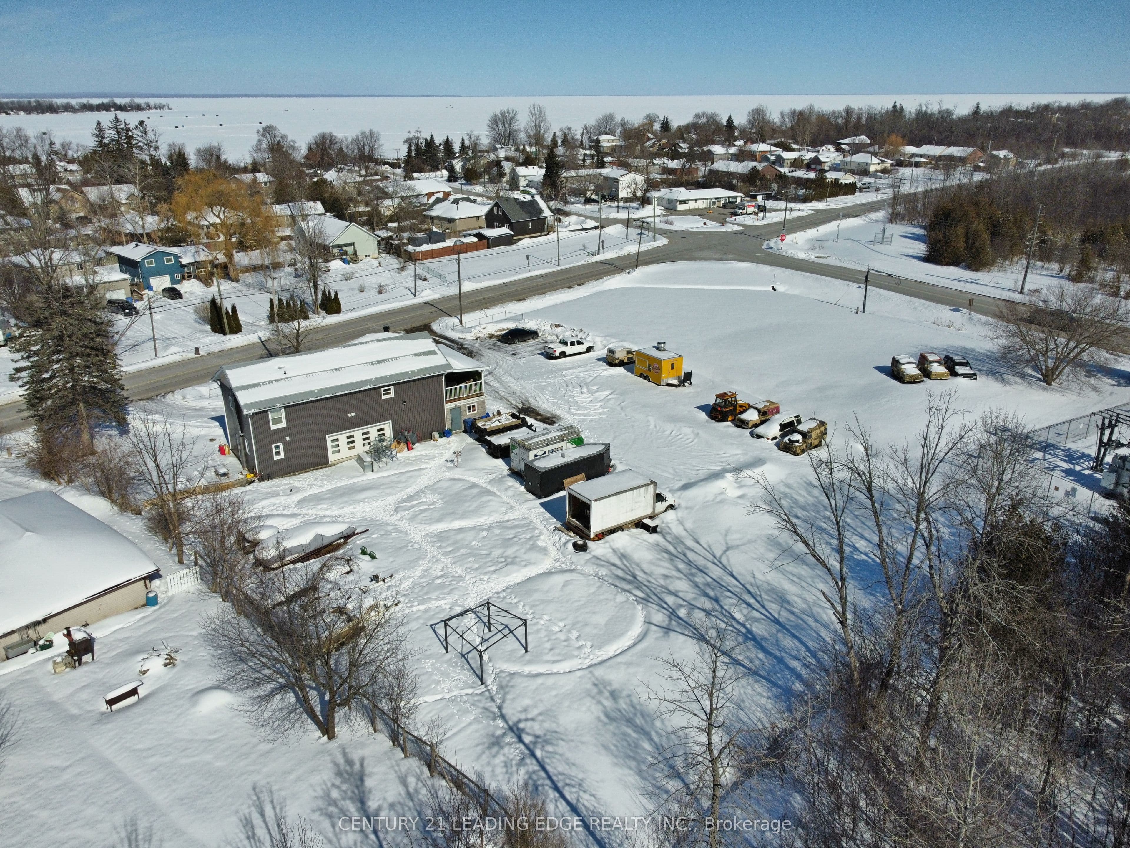 1035 Metro Road N, Georgina, ON L4P 3E9