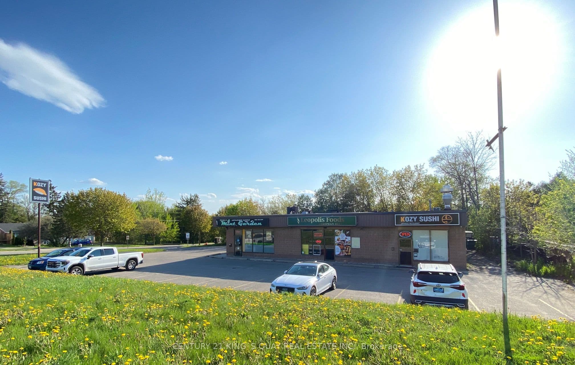 17830 Leslie Street, Newmarket, ON L3Y 3E5
