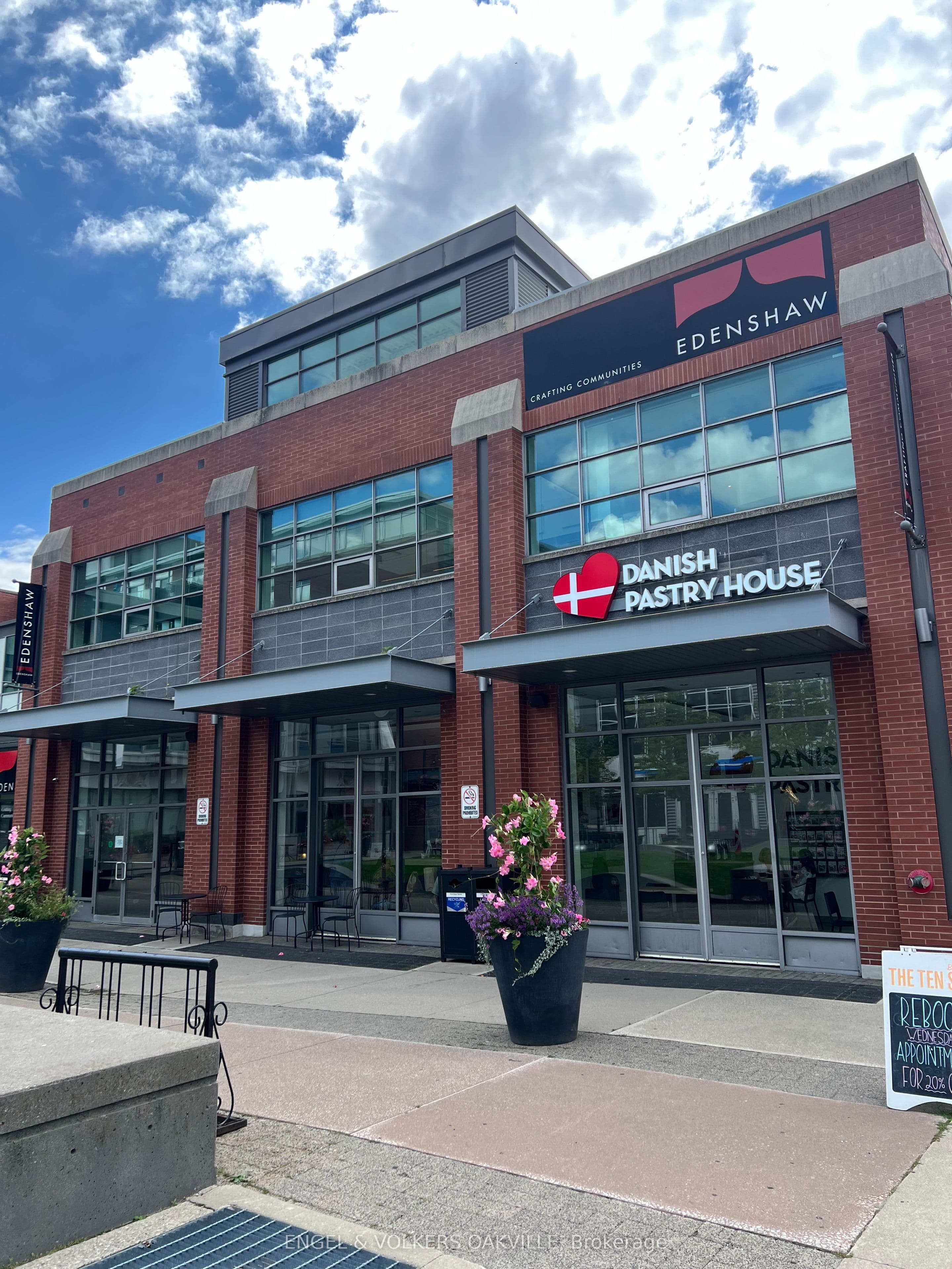 129 Lakeshore Road E Unit F, Mississauga, ON L5G 4V6