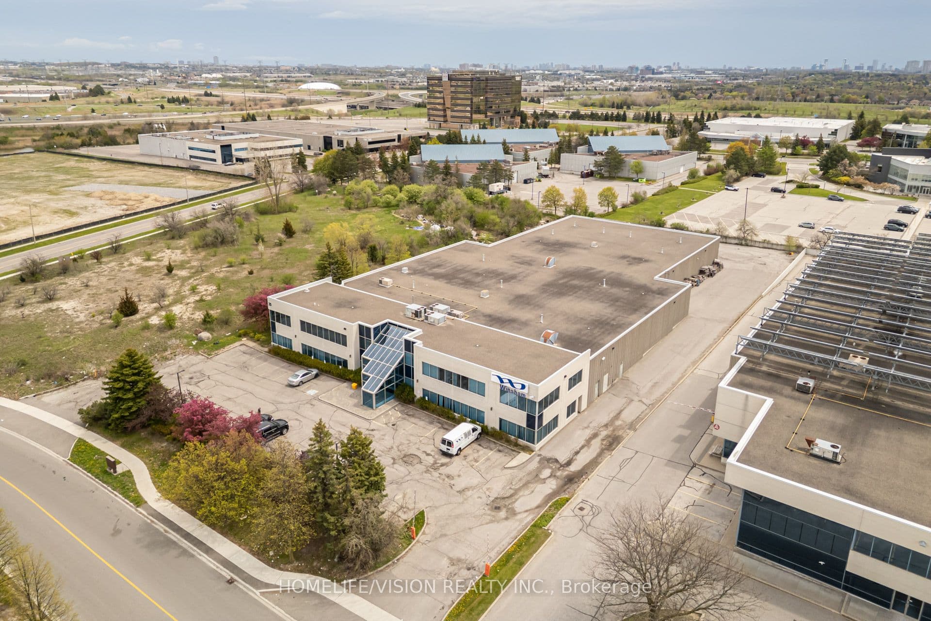 25 Minthorn Boulevard, Markham, ON L3T 7N5