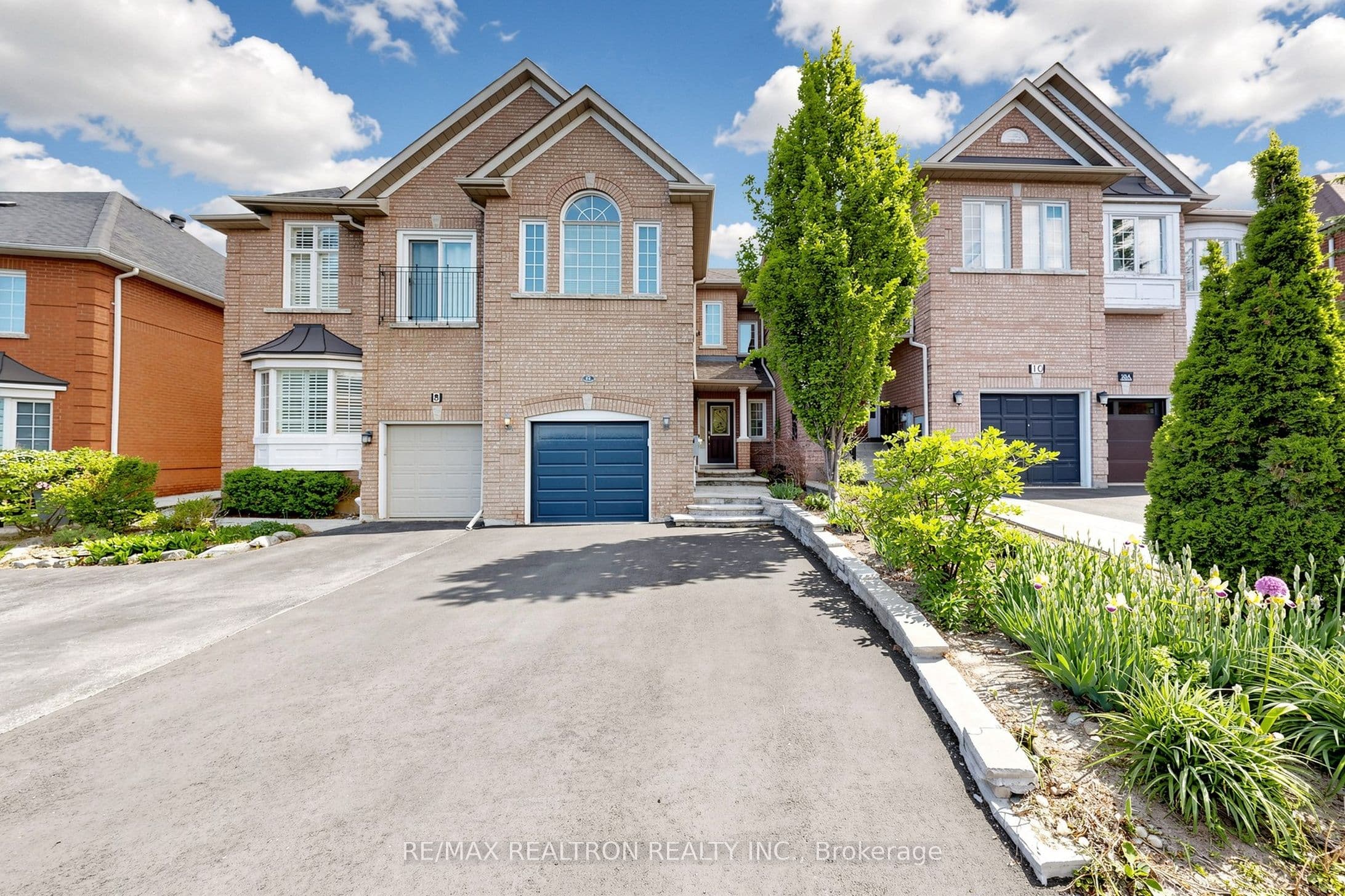 8A Casa Grande Street, Richmond Hill, ON L4S 1R5
