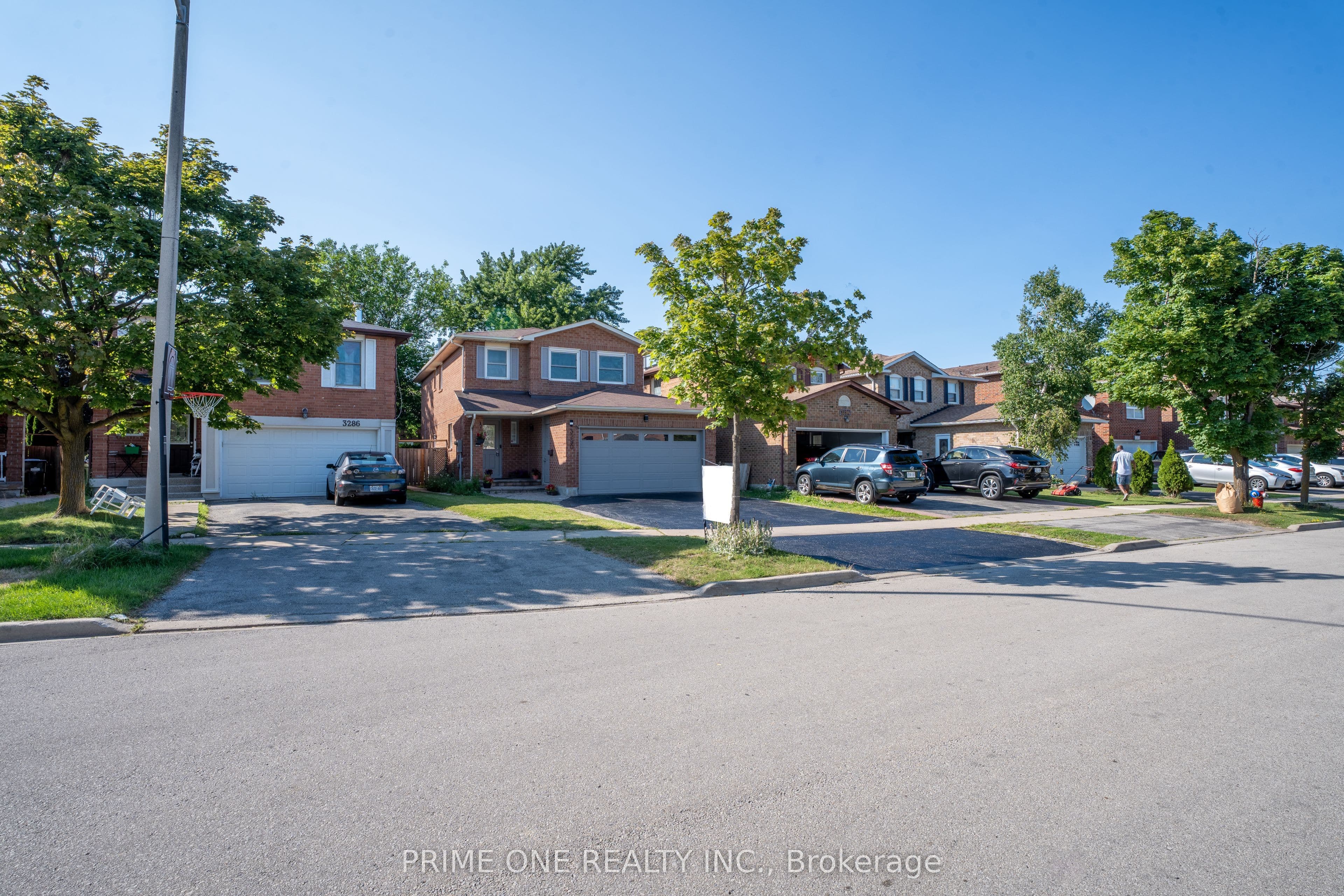 3290 Cambourne Crescent, Mississauga, ON L5N 5P7