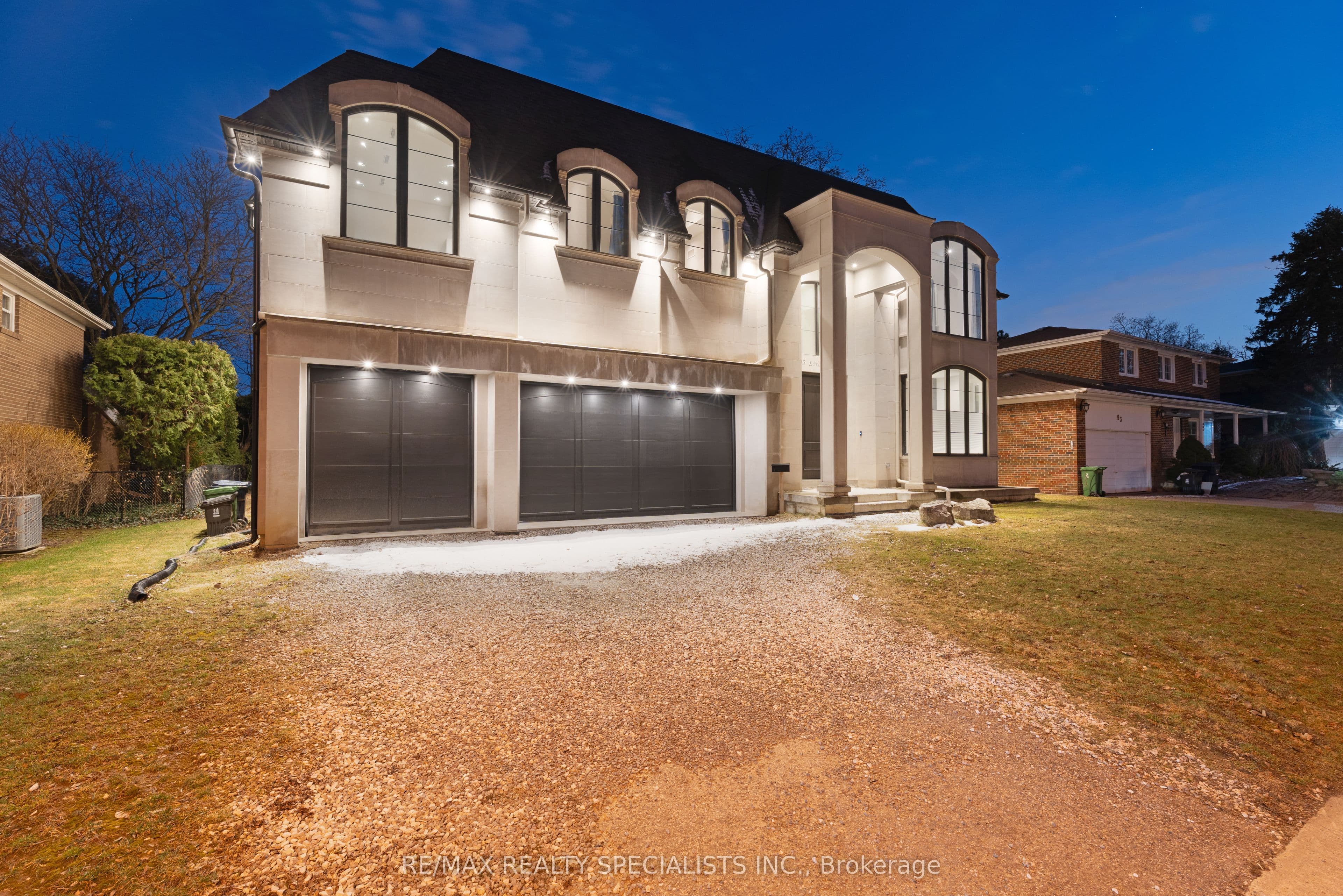 95 Lord Seaton Road, Toronto, ON M2P 1K7